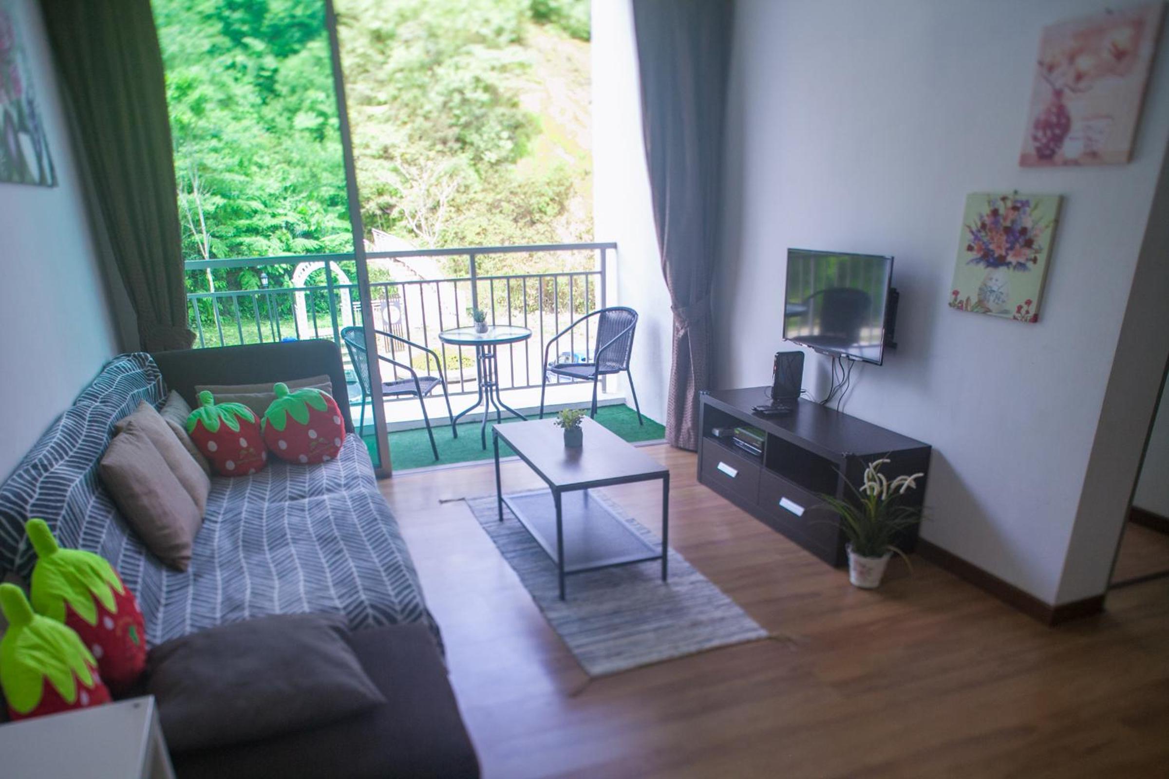 Strawberry Homestay photo 2