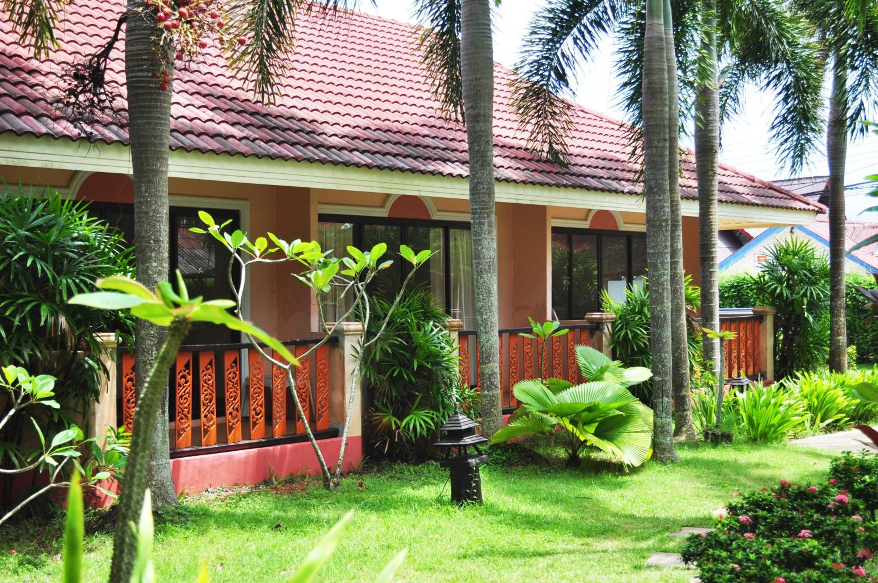 Lanta Seafront Resort
