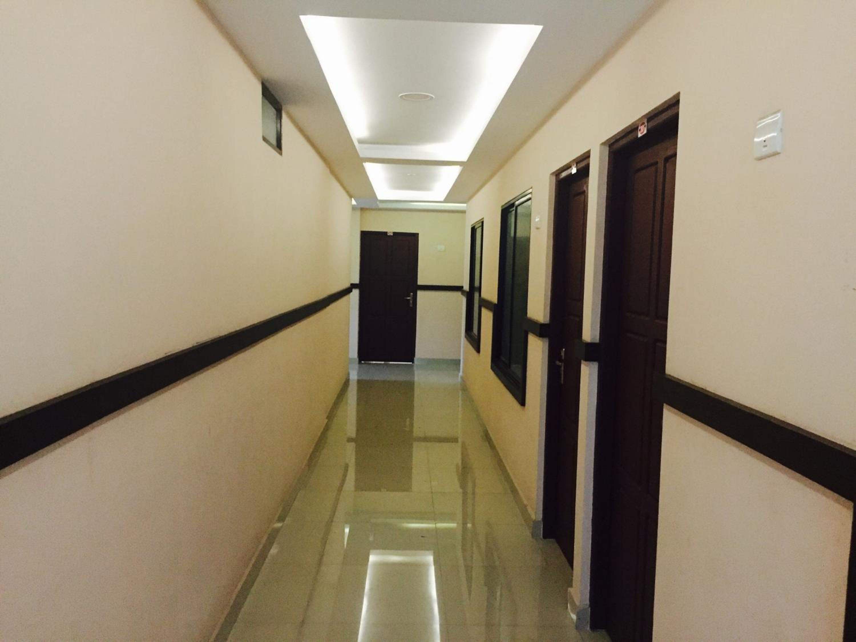 Cochin Vacations - Mega Tourist Home Palarivattom - Property Image 4