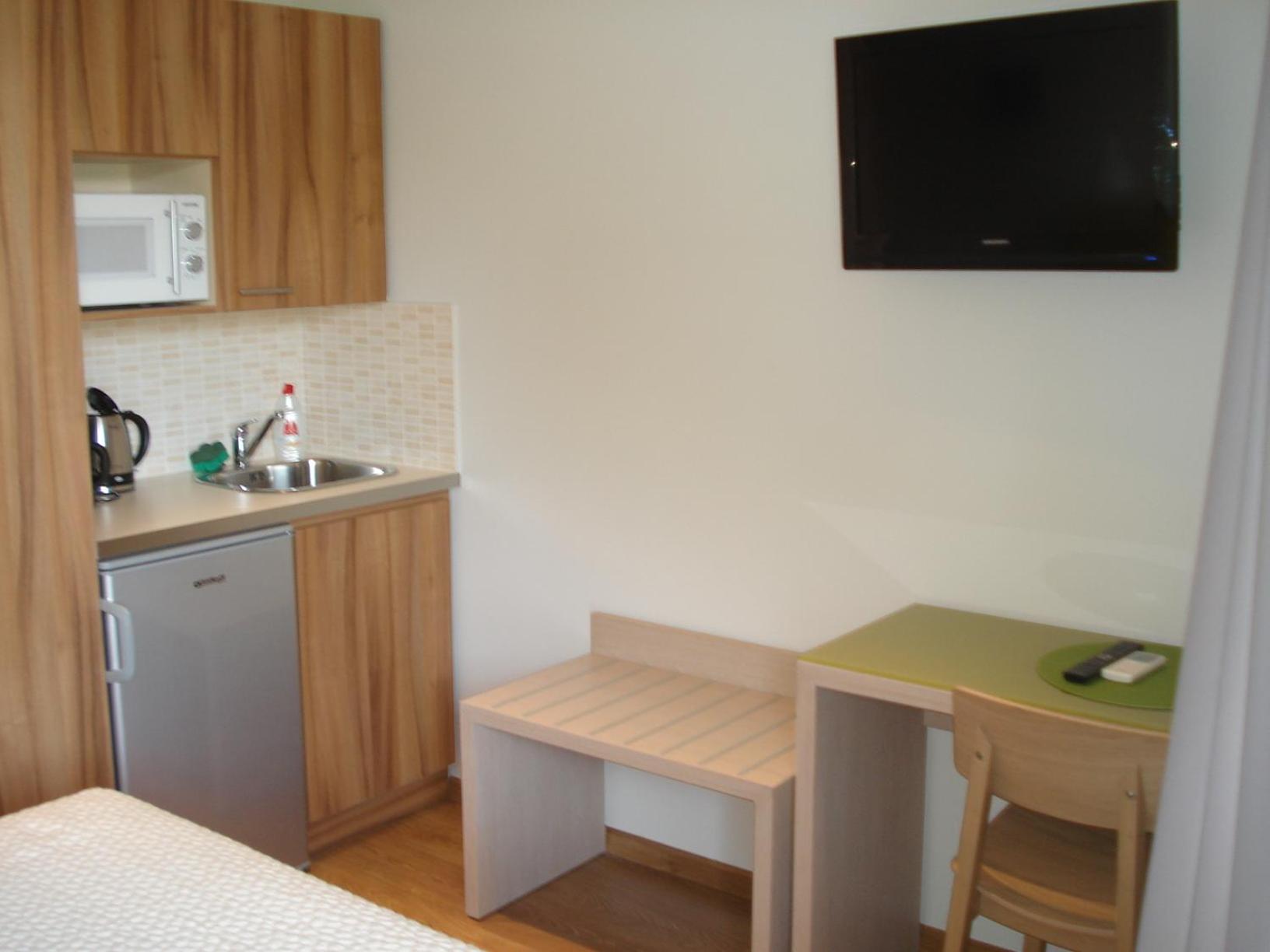 Elements Rooms & Apartments
