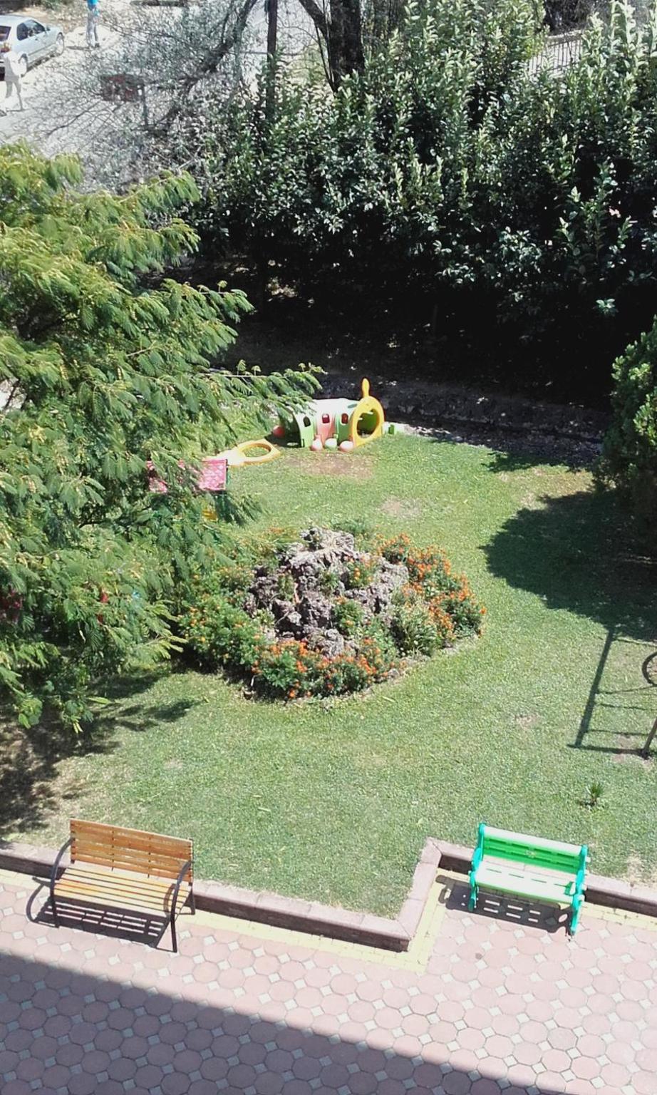 Photo 12