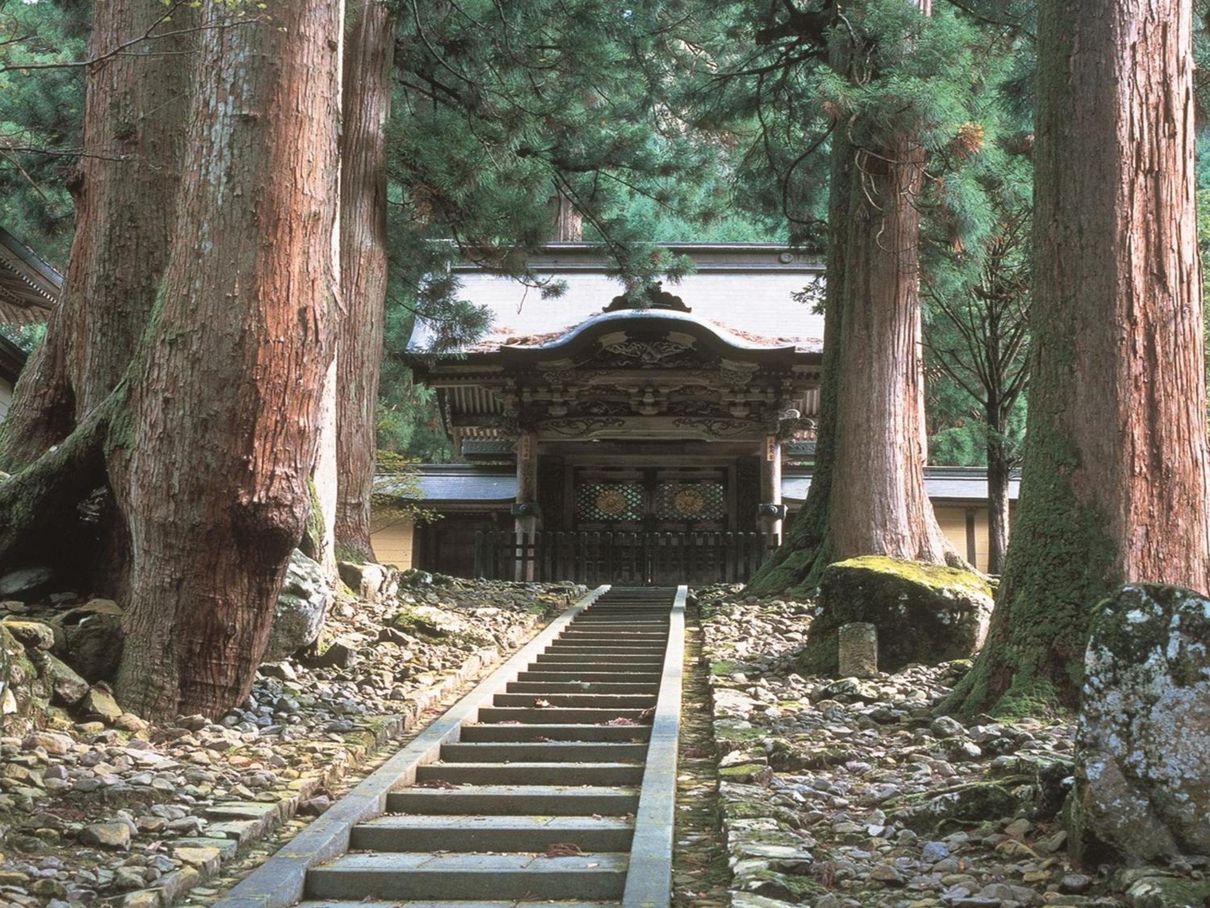 Yuraku Hotel