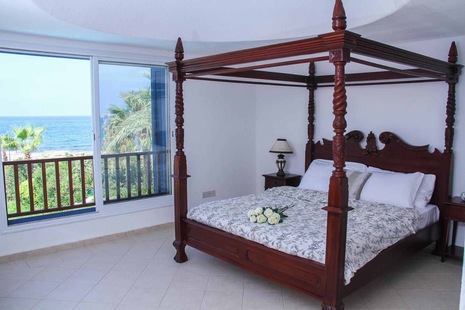 Luxury Seaview Apollo Beach Villa