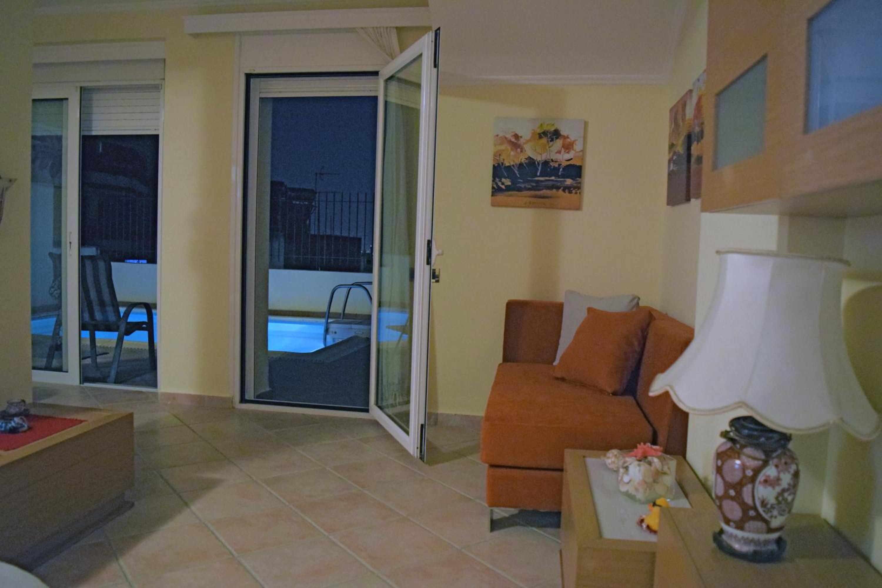 Private pool & Panorama View on Athens center Hill