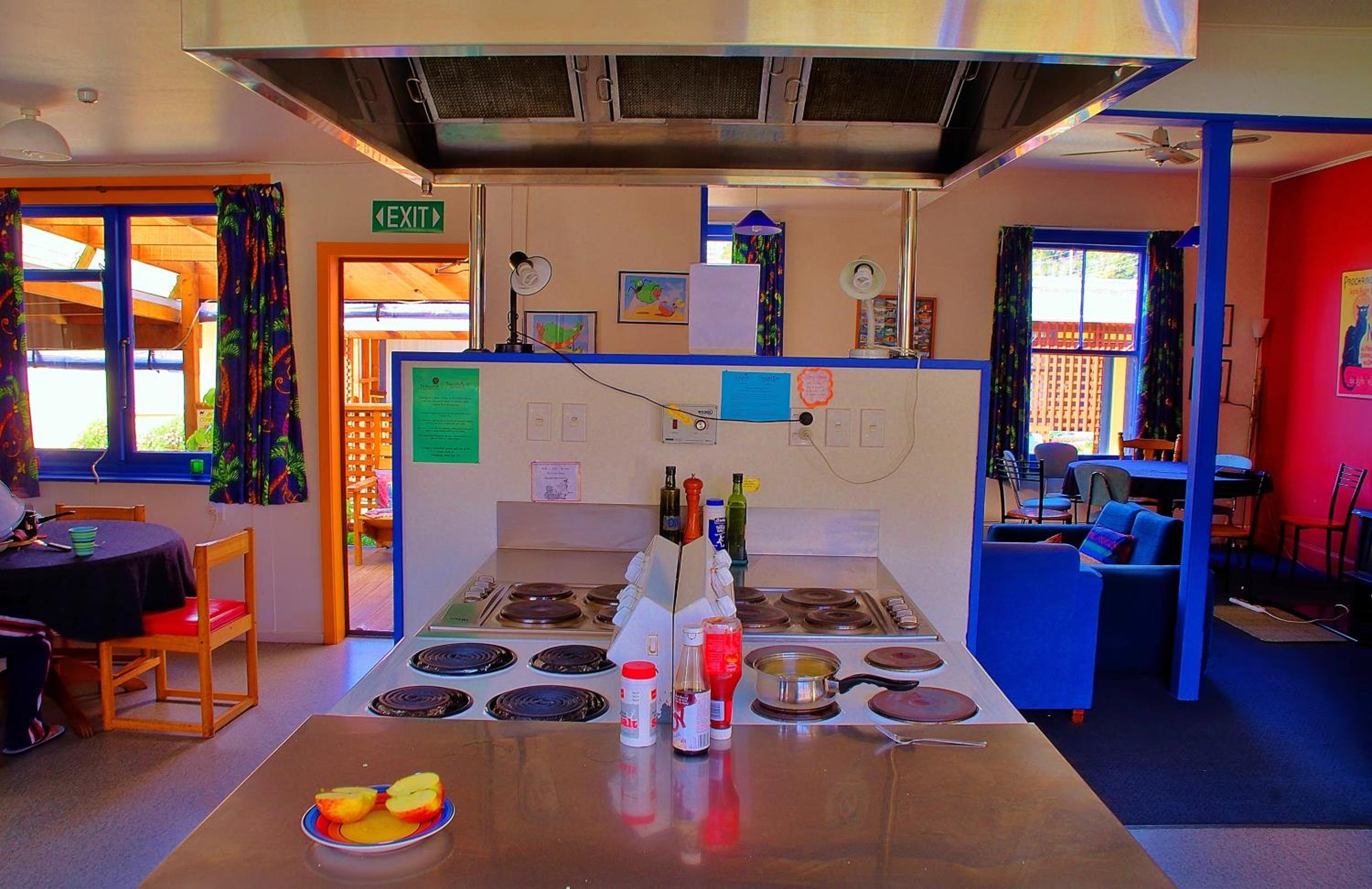 Sequoia Lodge Backpackers