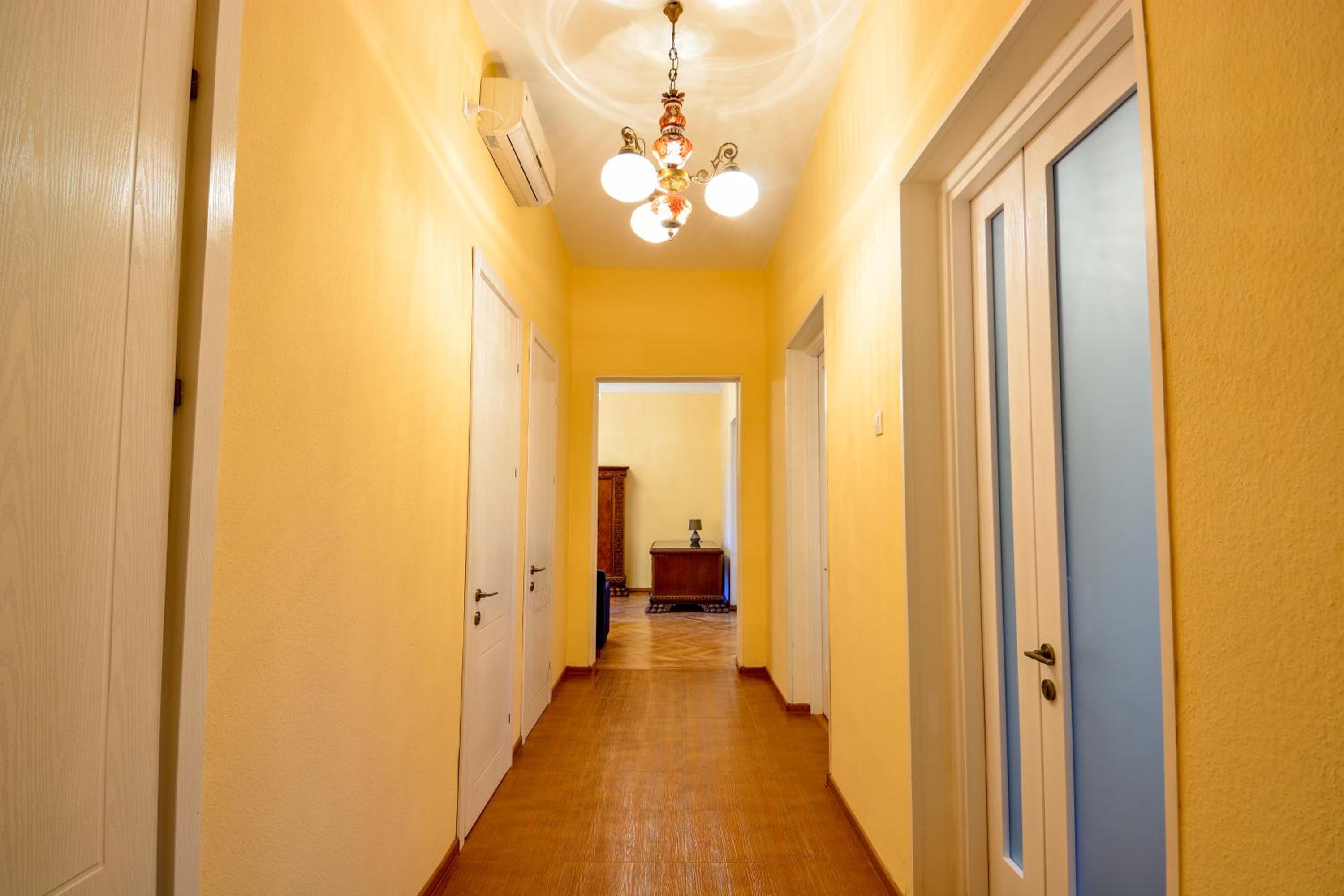 Gio's Apartment view 4