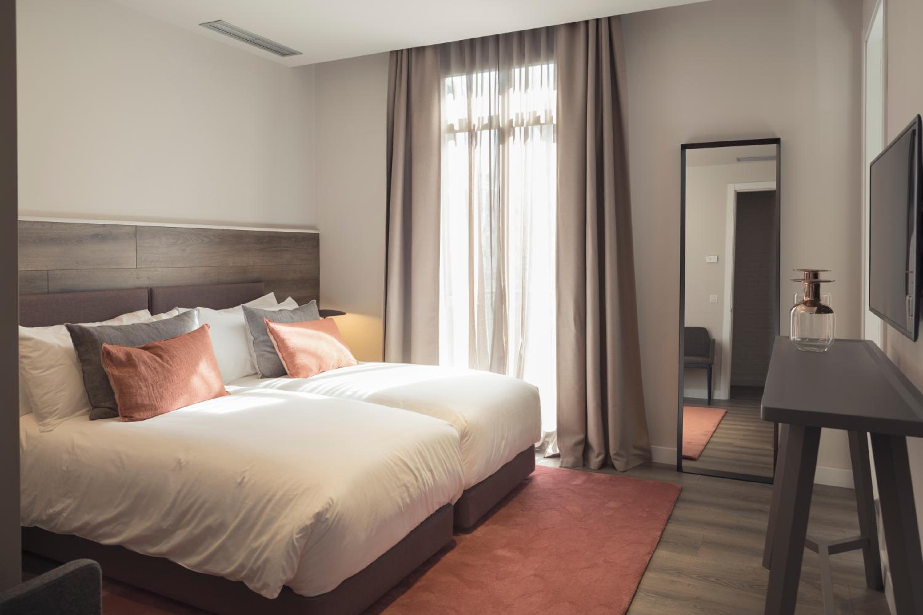 Casagrand Luxury Apartments Barcelona