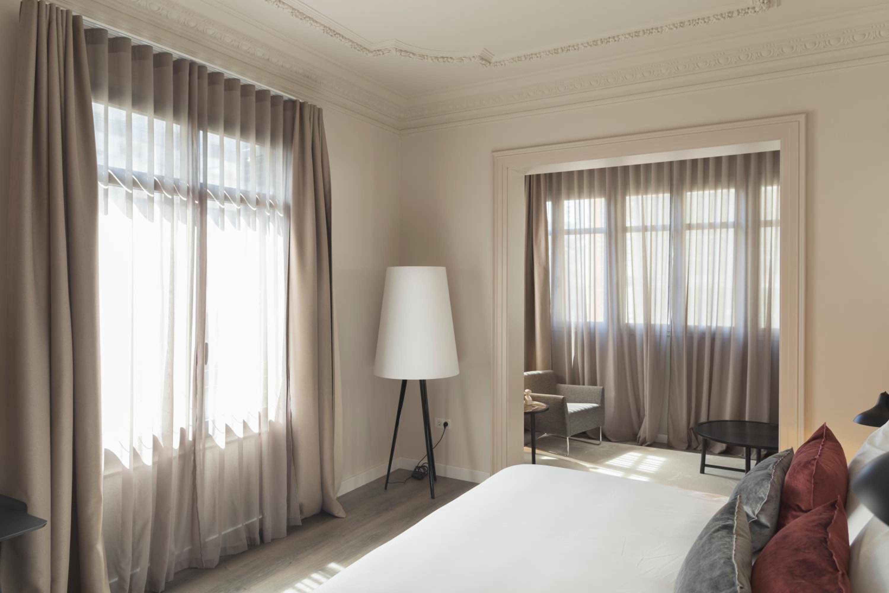 Casagrand Luxury Apartments Barcelona