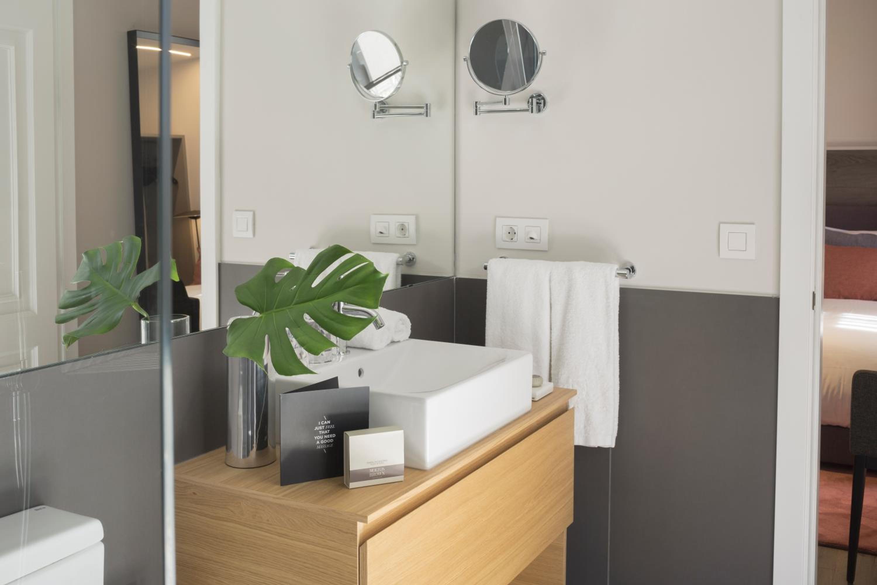 Casagrand Luxury Apartments Barcelona