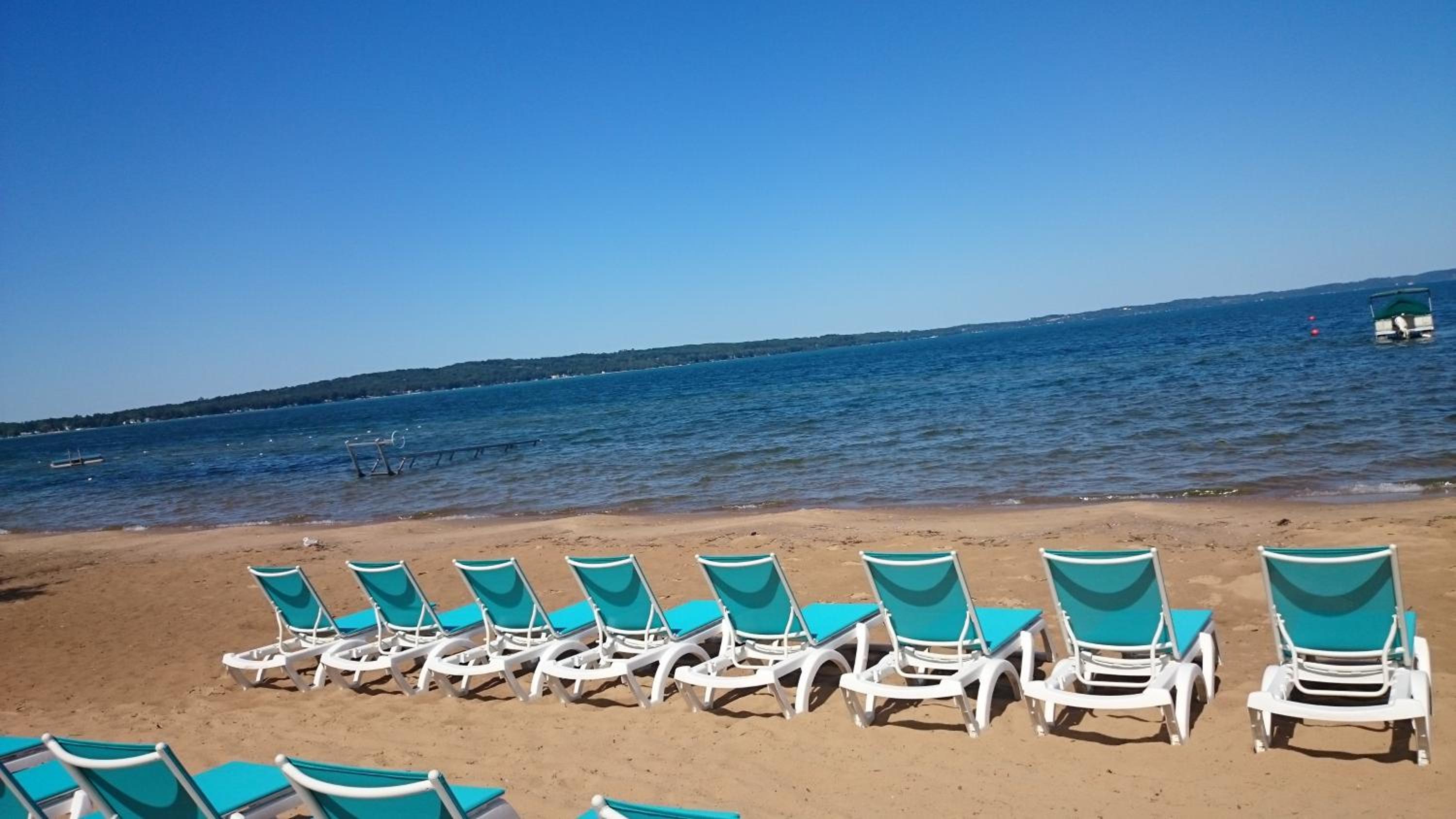 Traverse City Vacations - Brio Beach Inn - Property Image 1