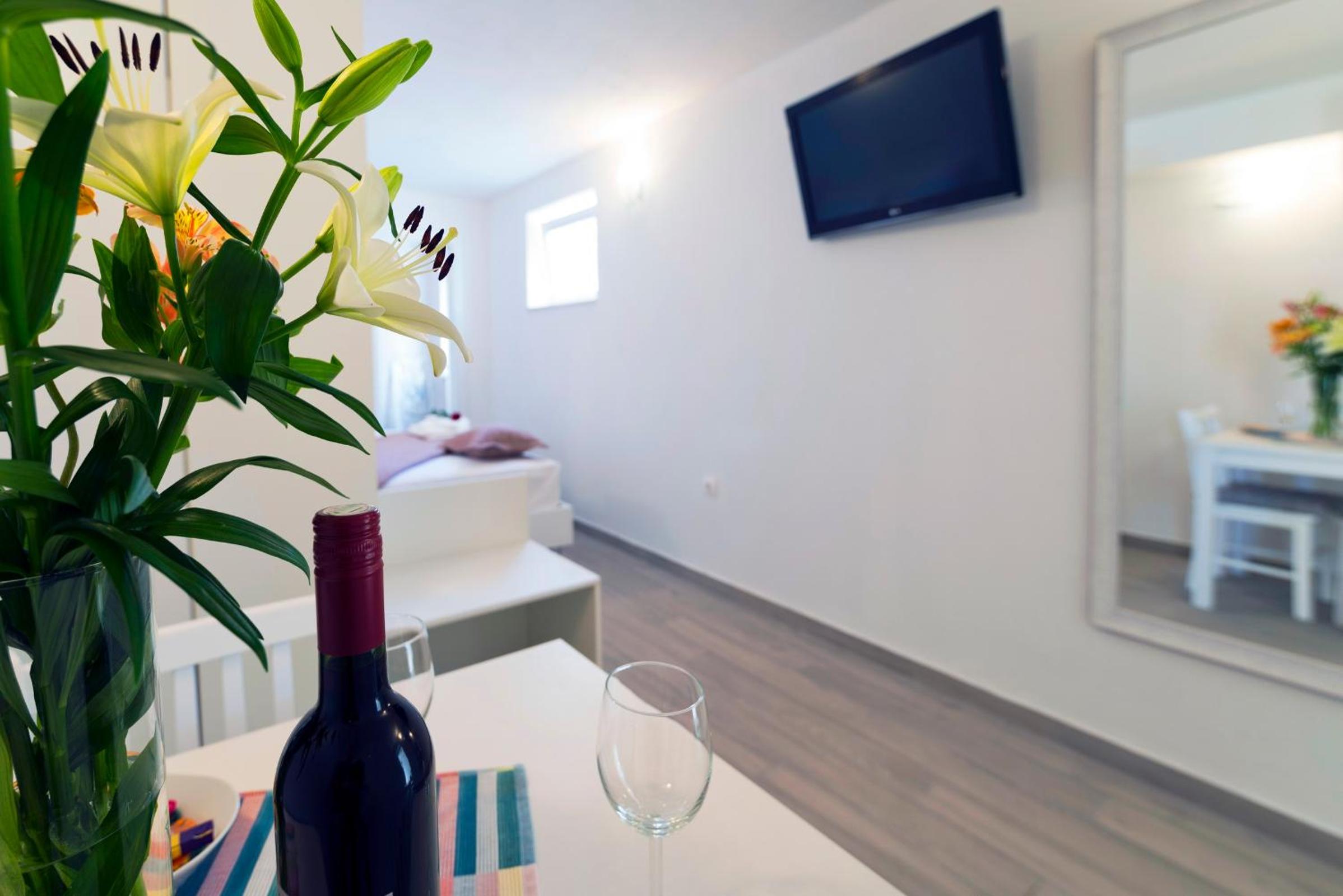 Ida Apartments