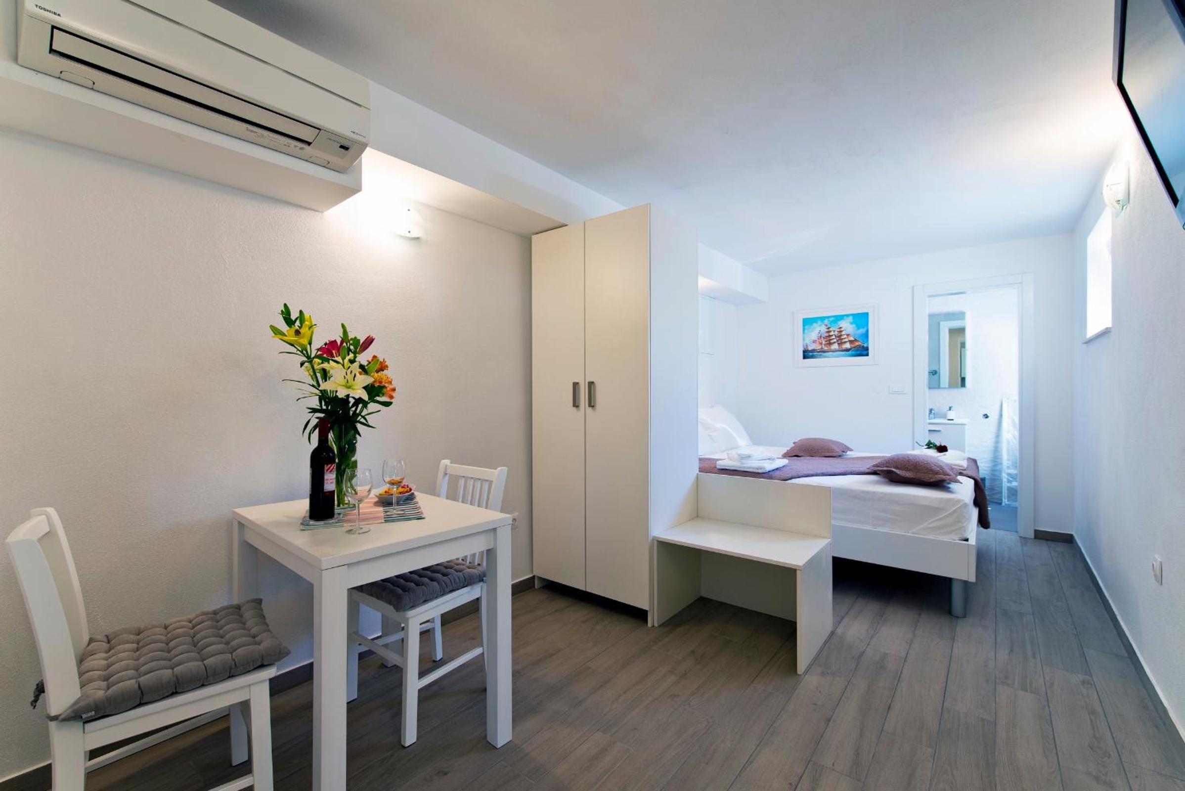 Ida Apartments
