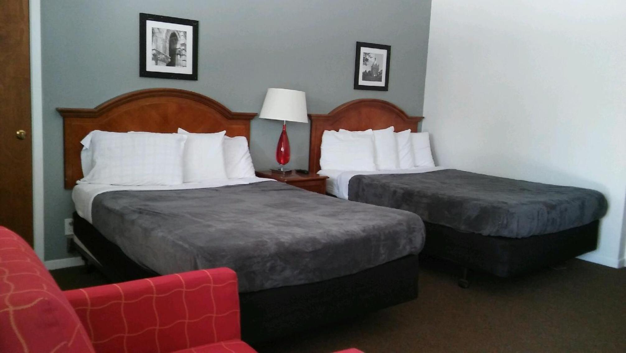 The Oak Motel