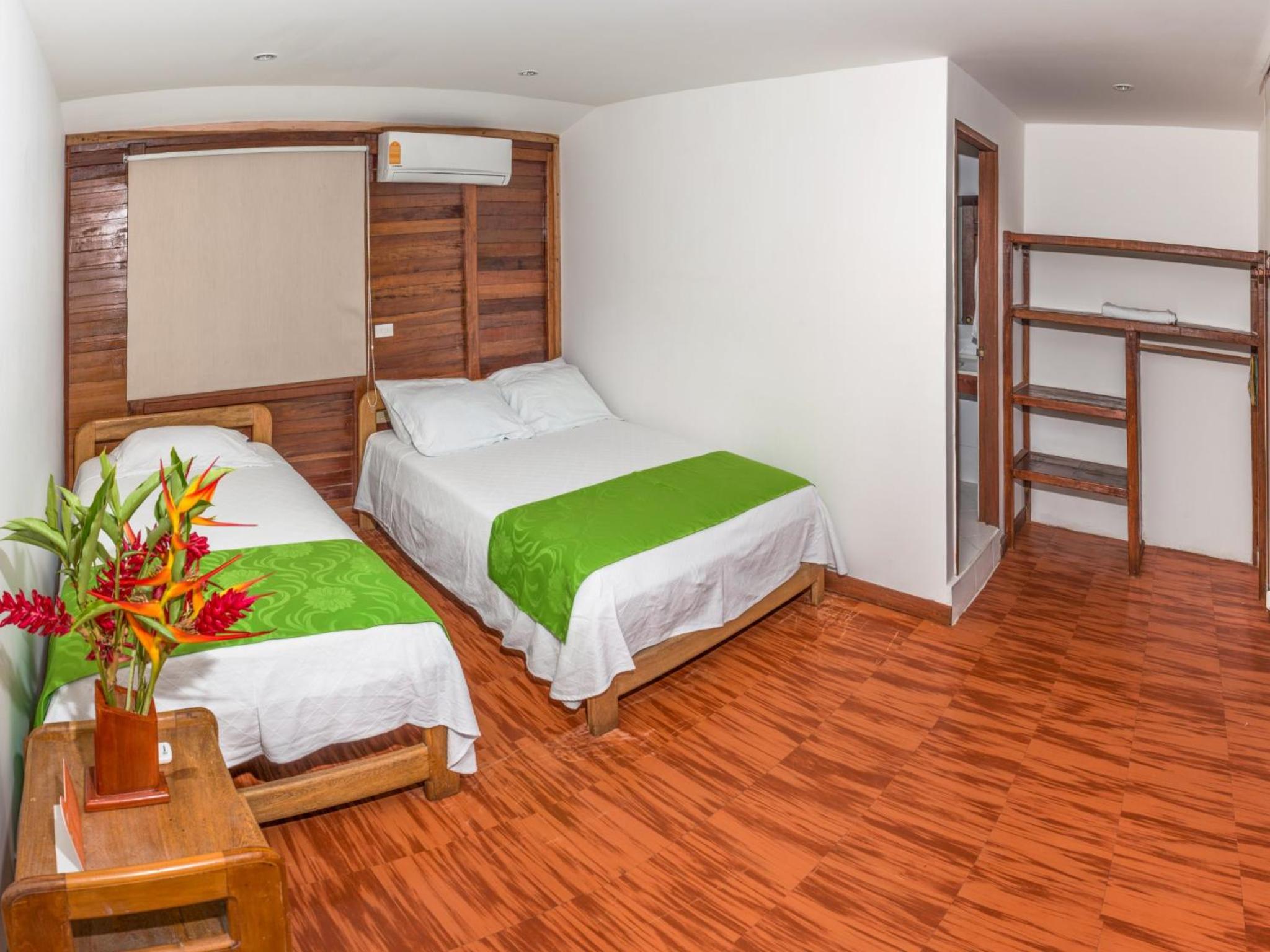 Playa de Oro Lodge
