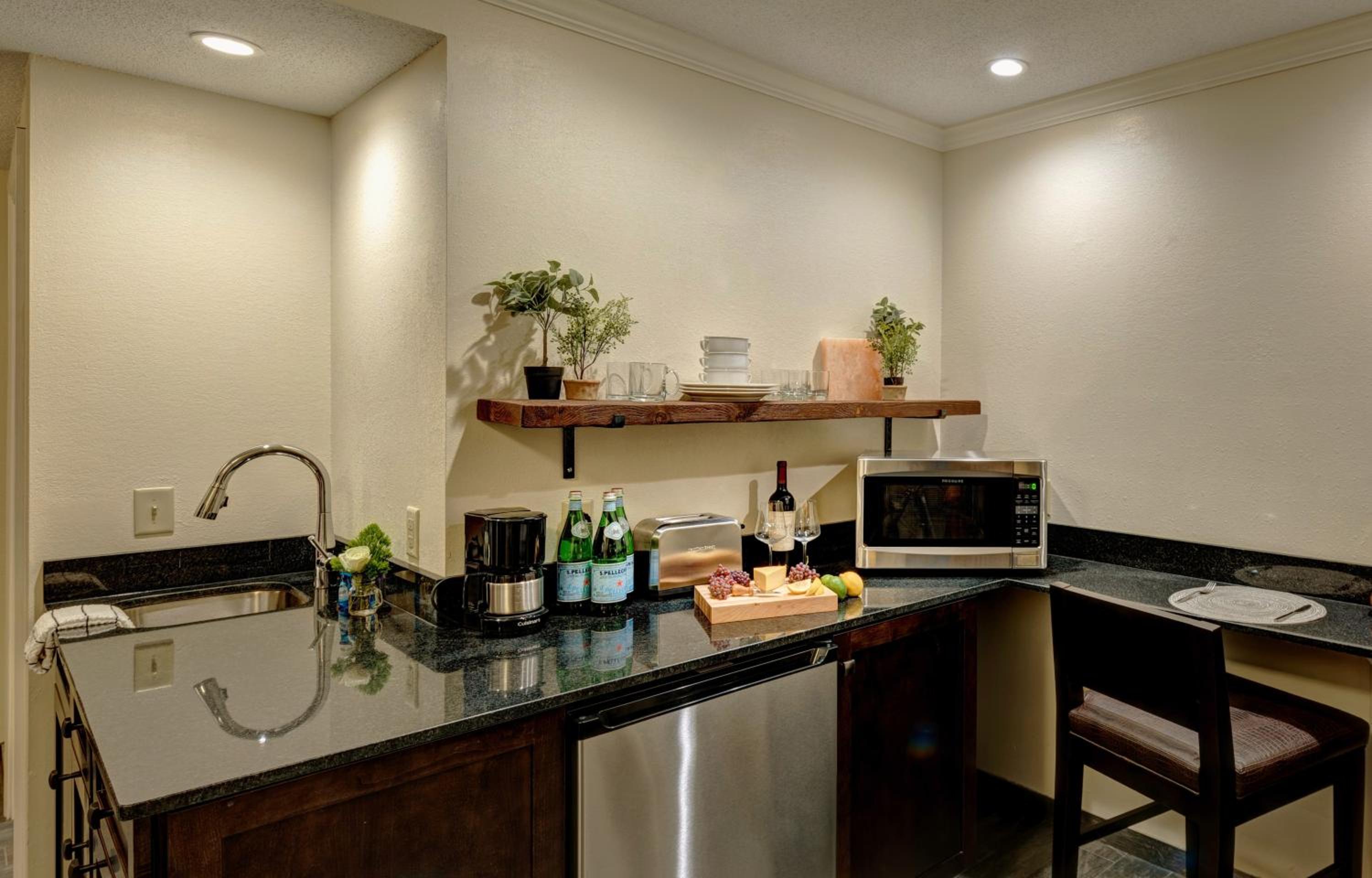 Dover Vacations - Garrison Hotel Suites Dover-Portsmouth, Ascend Hotel Collection - Property Image 86