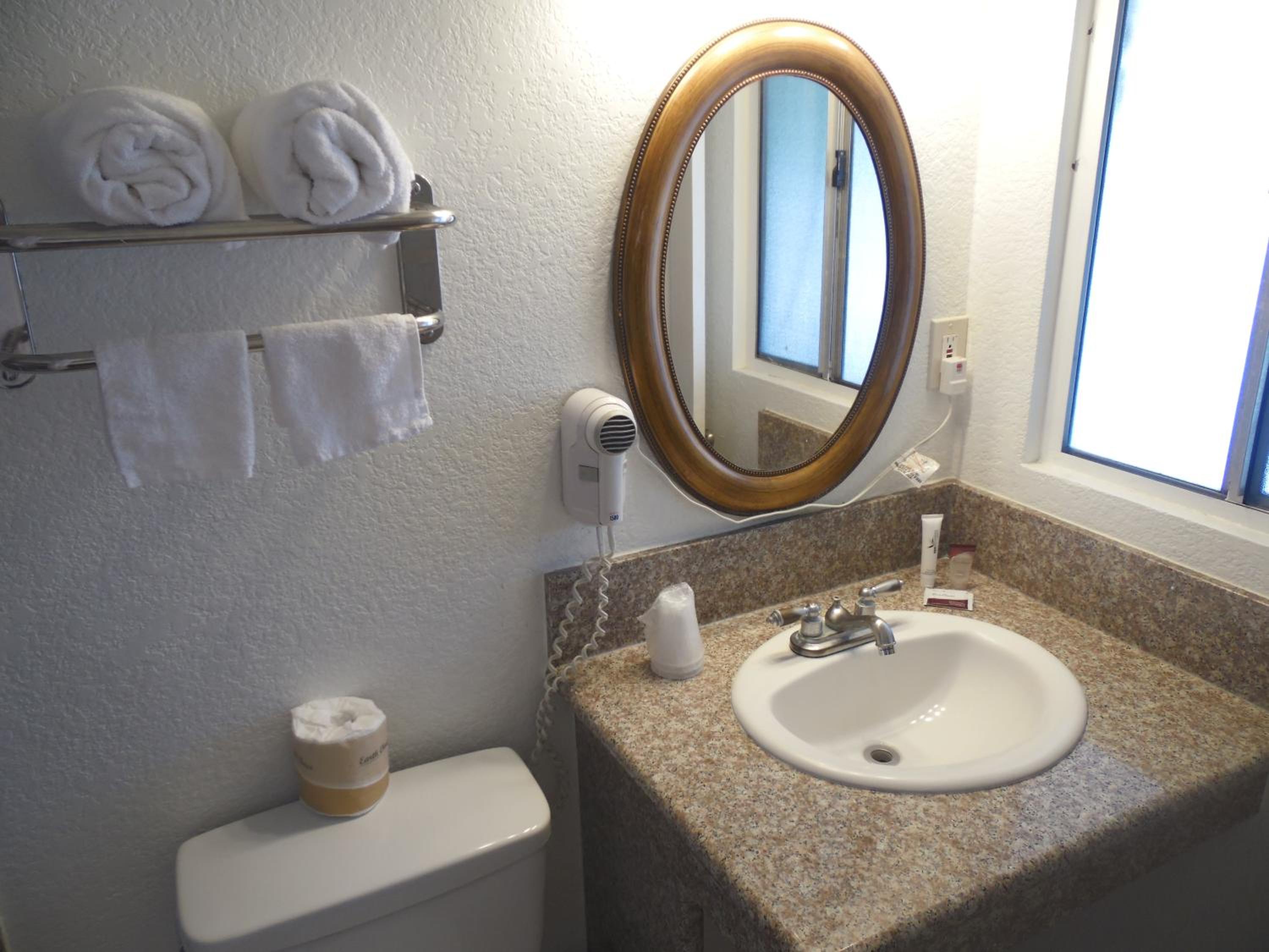 Hi-Way Host Motel
