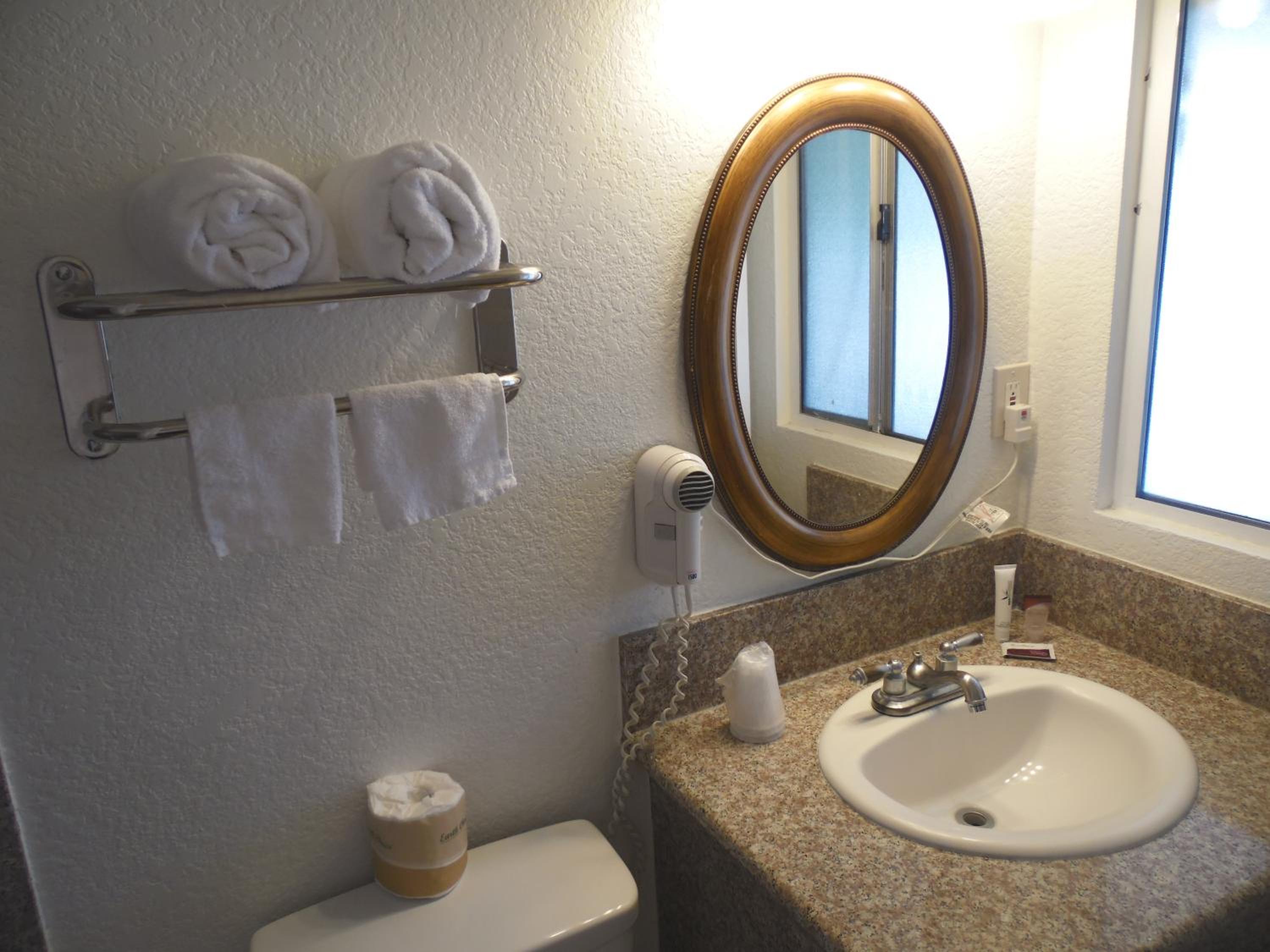 Hi-Way Host Motel