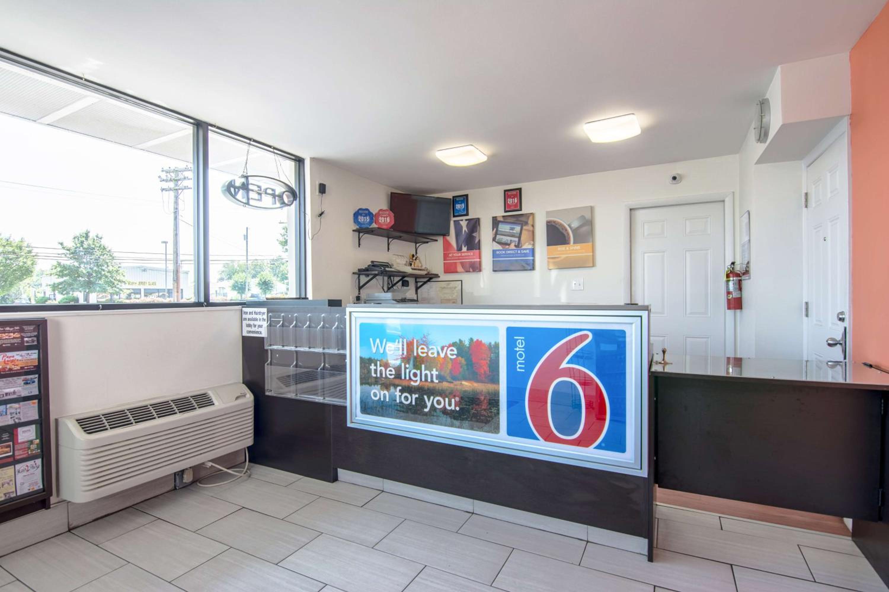 Motel 6-Glassboro, NJ - Rowan University - Property Image 1