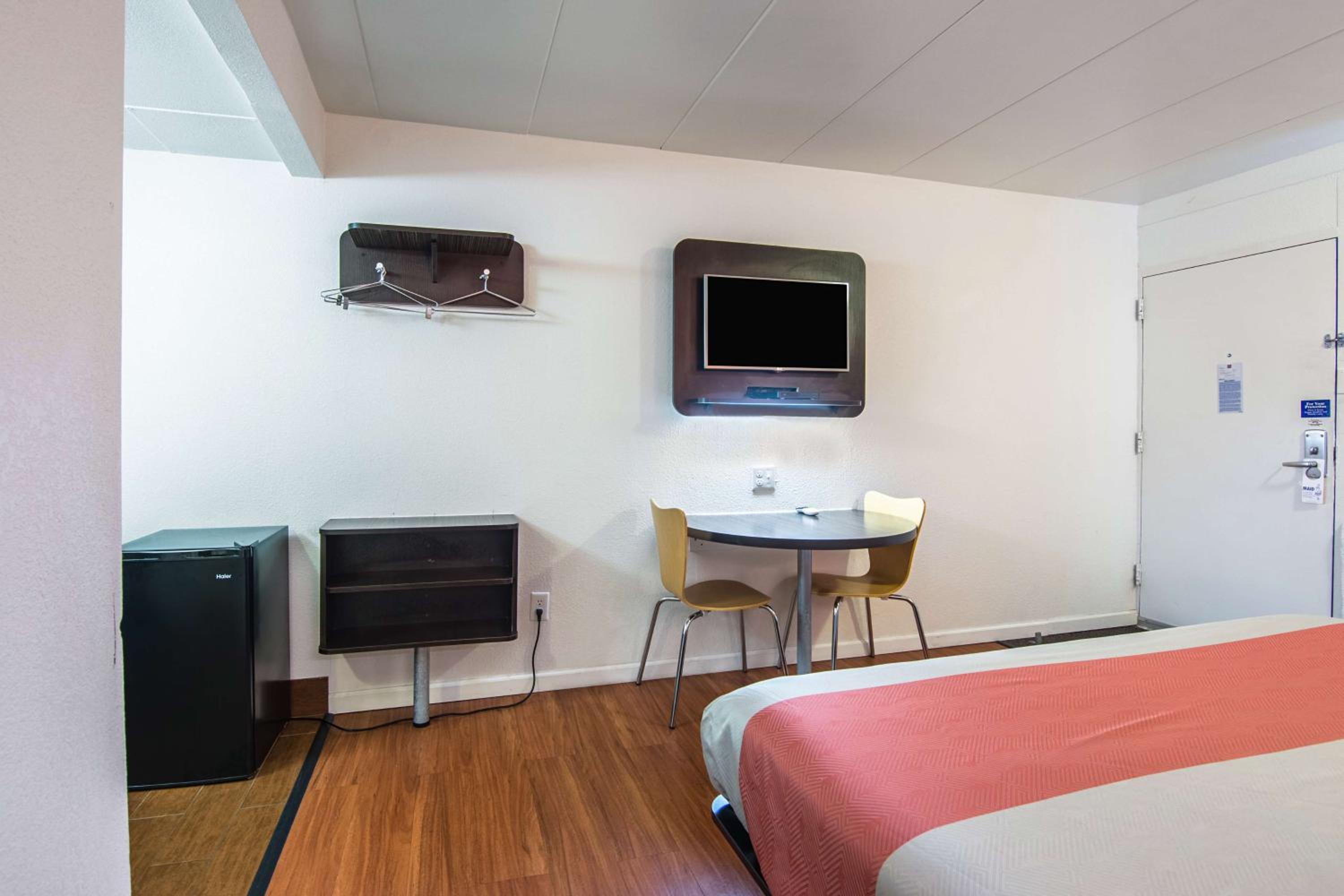 Motel 6-Glassboro, NJ - Rowan University - Property Image 33
