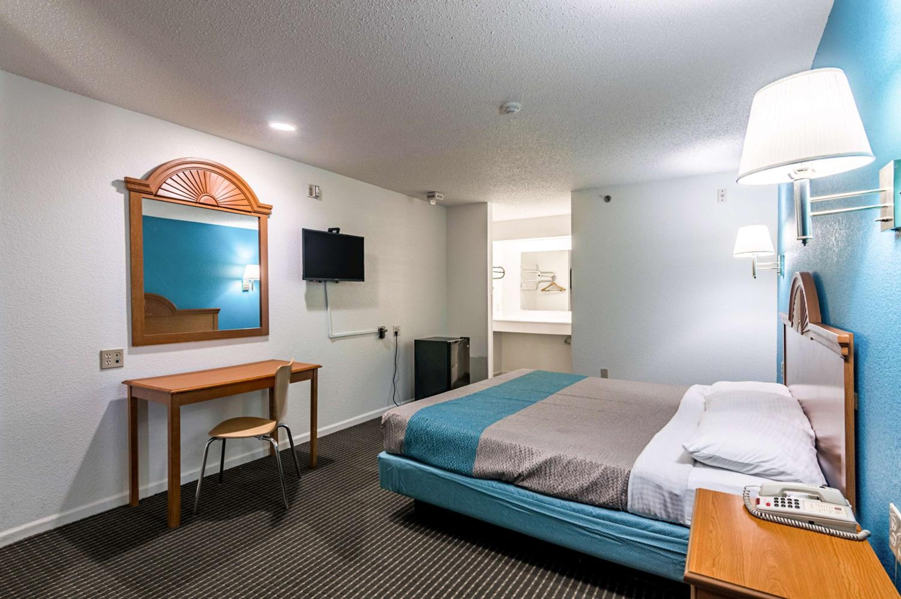 Motel 6-Azle, TX