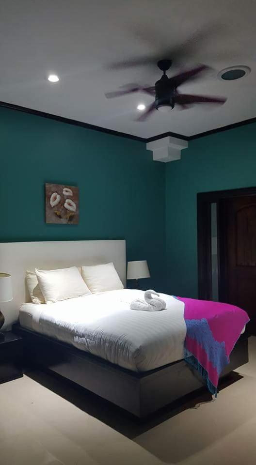 Villa Dora Mae