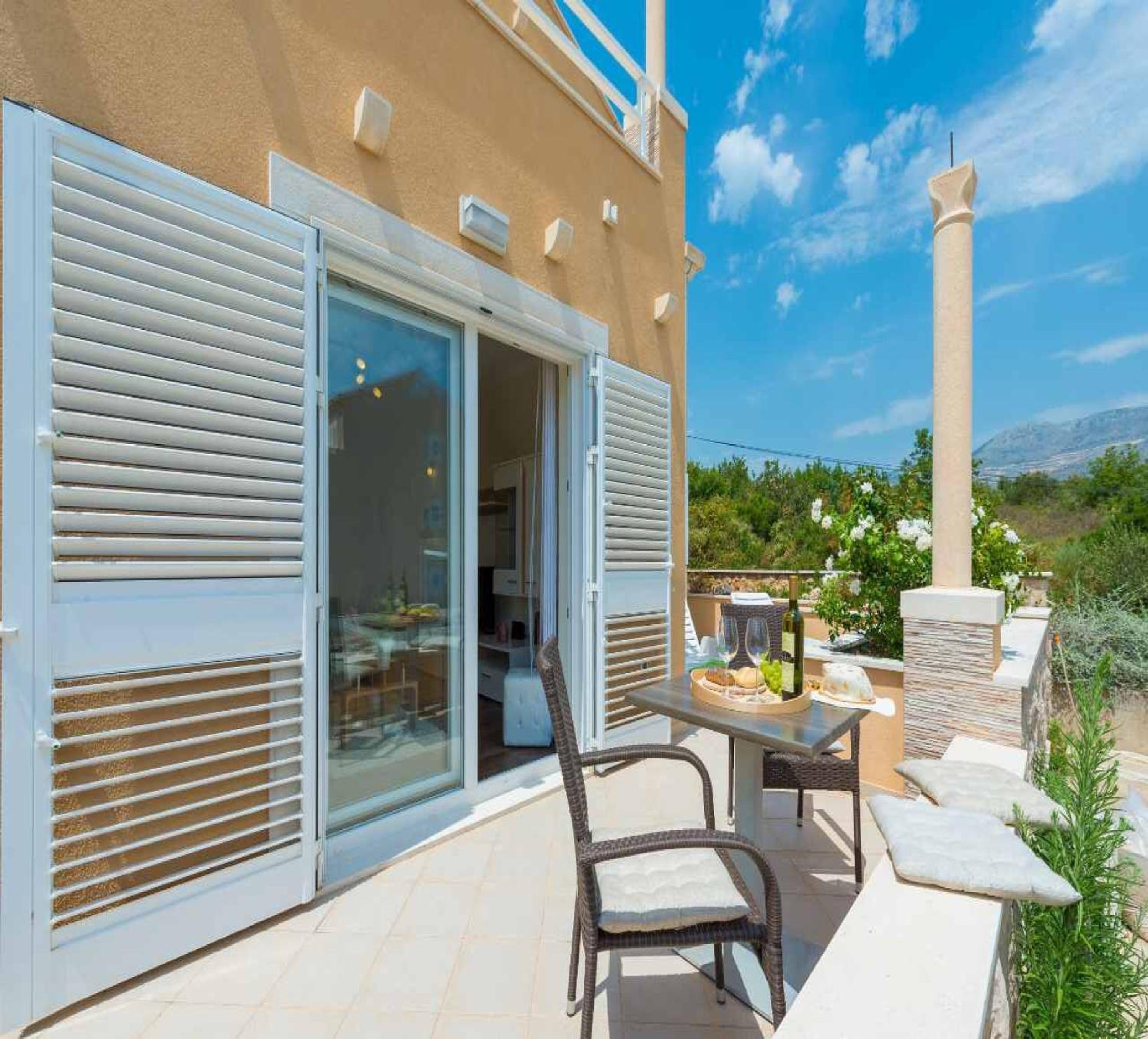 Villa "Amber" relaxation in nature with a Pool view 5