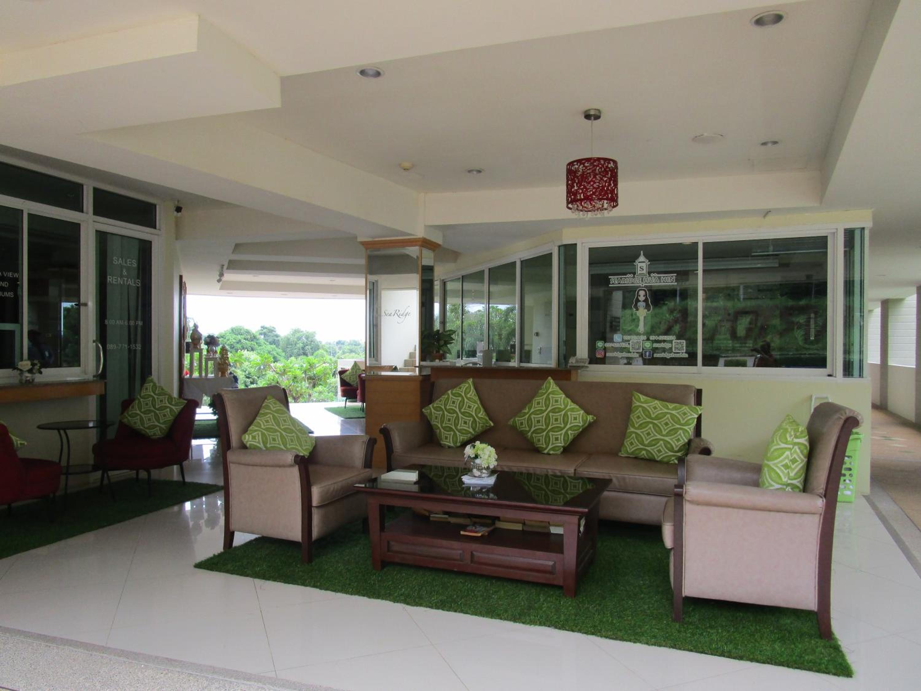Sea Ridge Penthouse by baansiesom