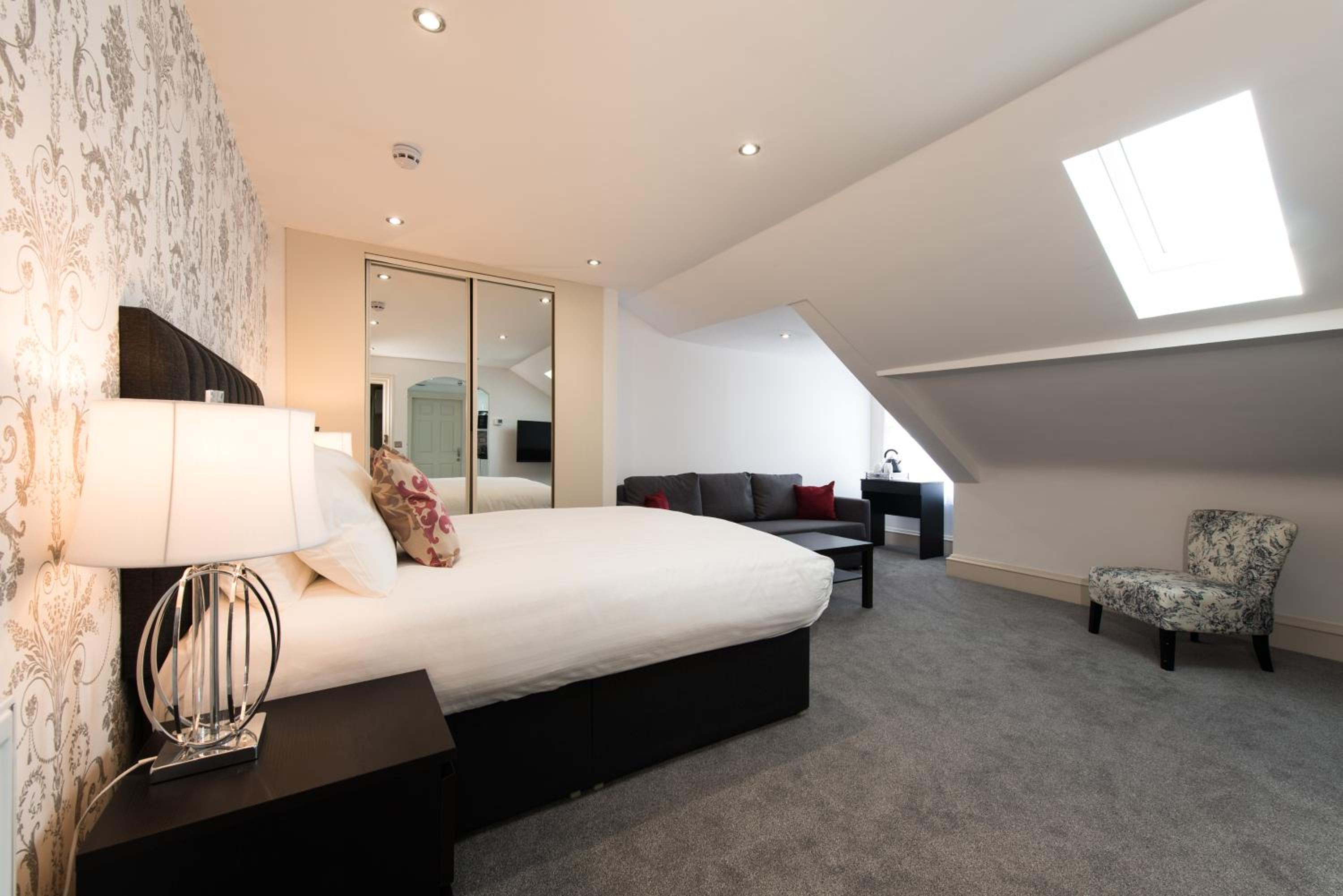 Royal Princes Suites