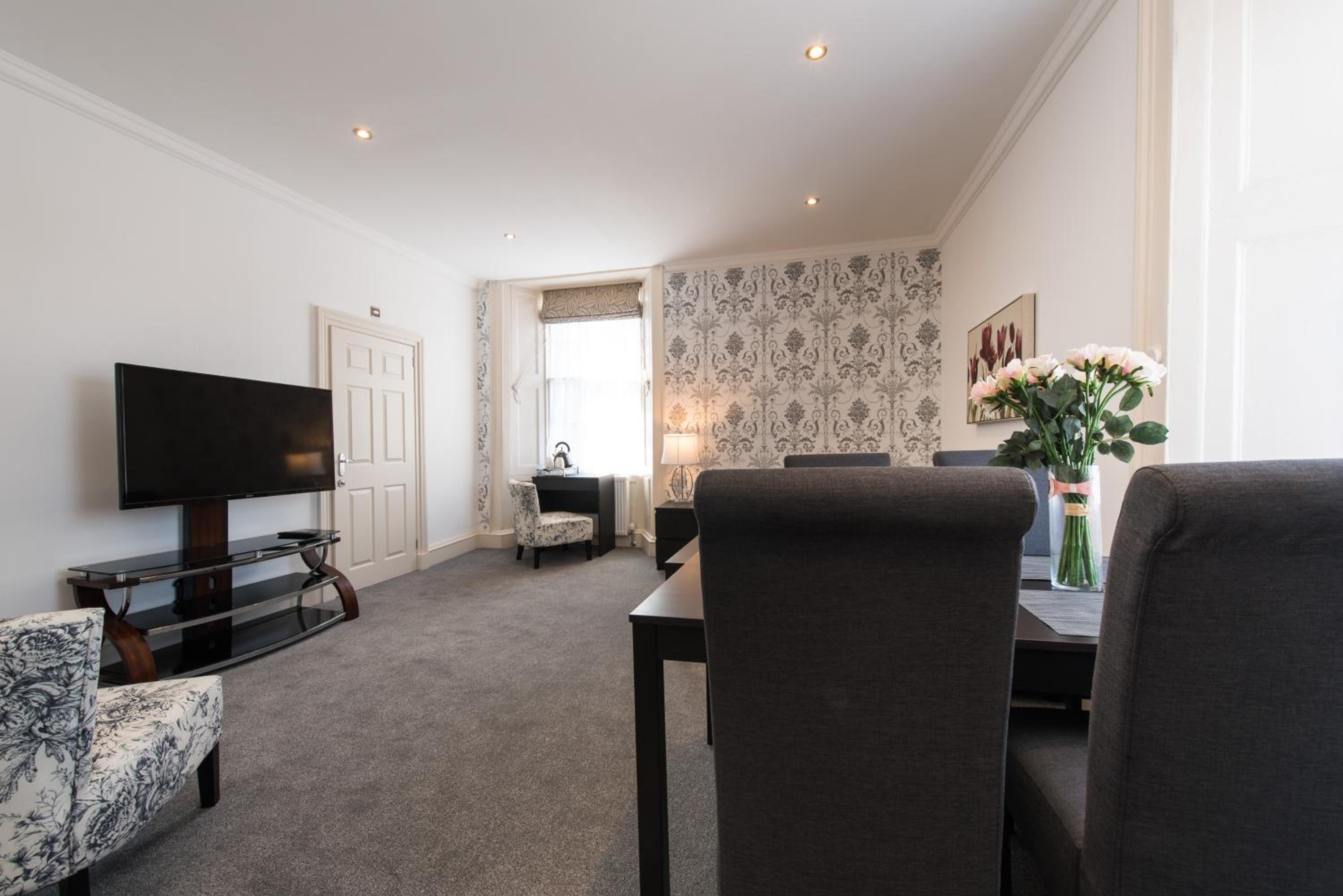 Royal Princes Suites