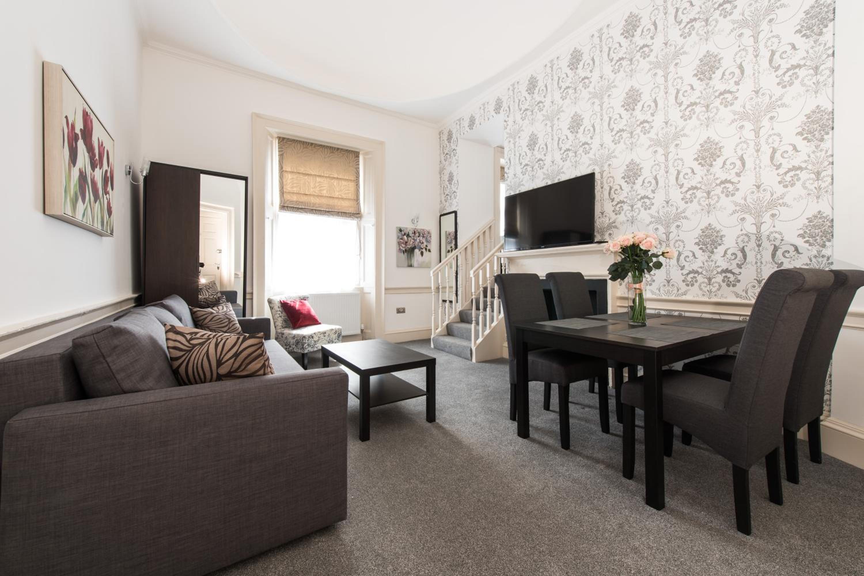 Royal Princes Suites