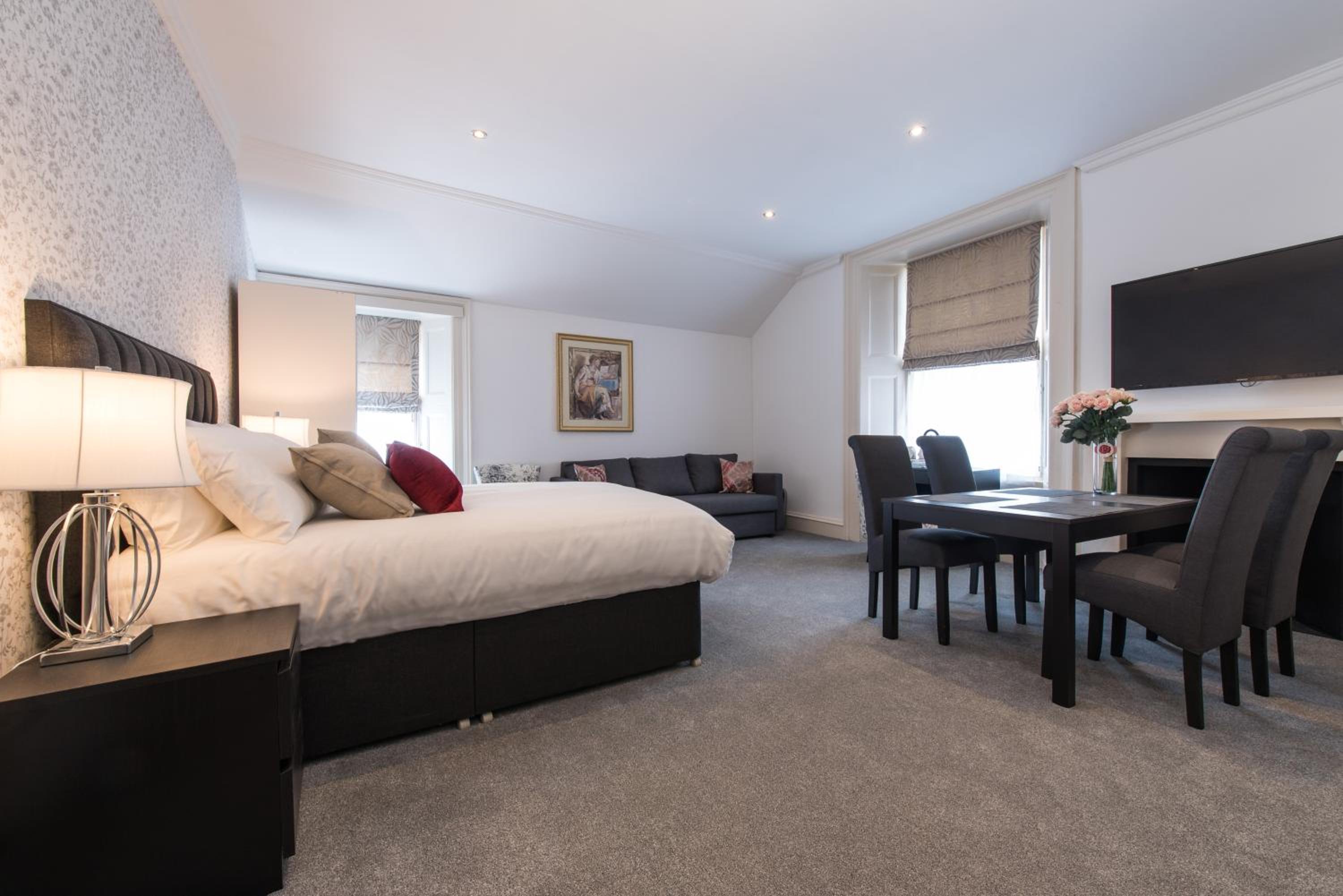 Royal Princes Suites