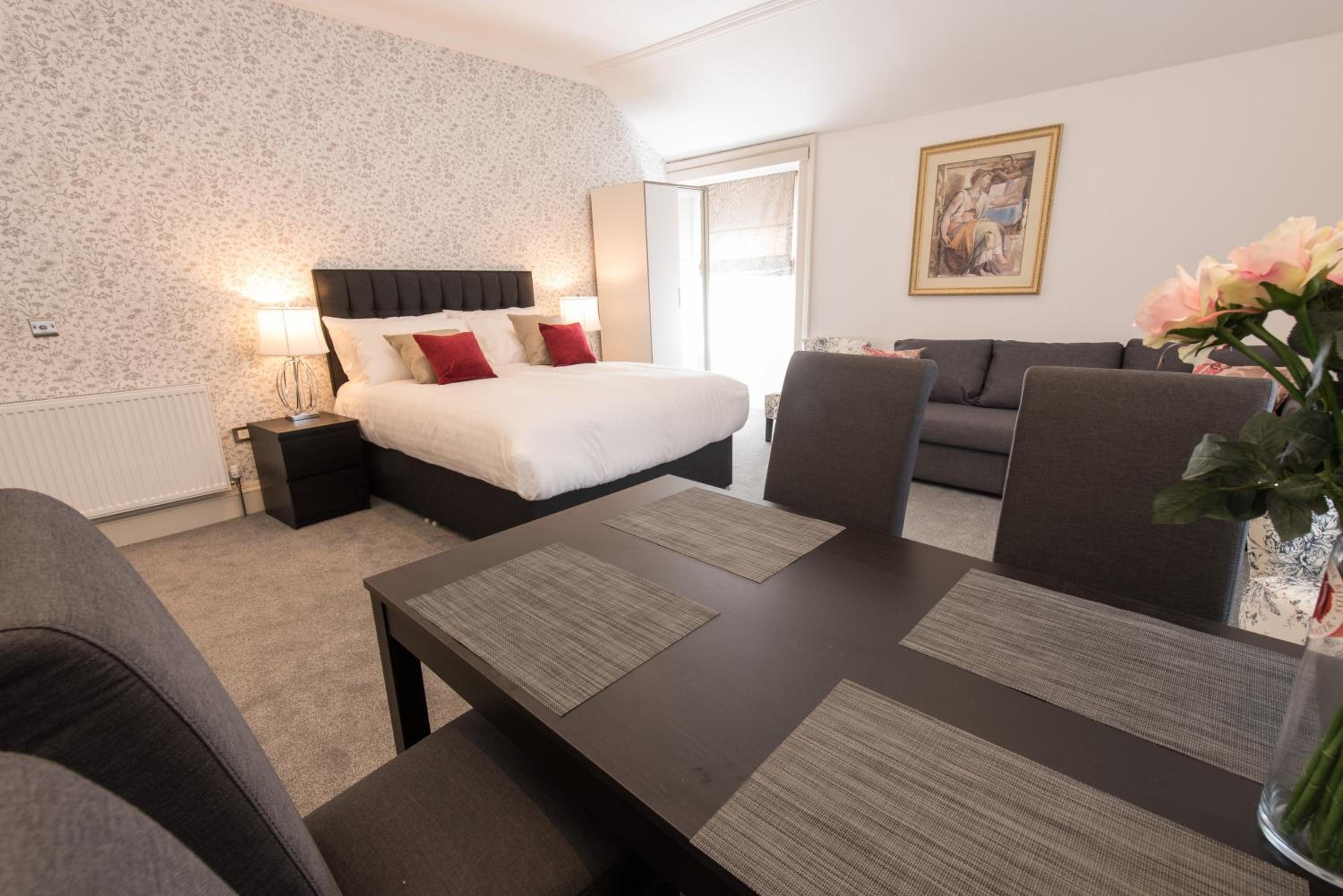 Royal Princes Suites
