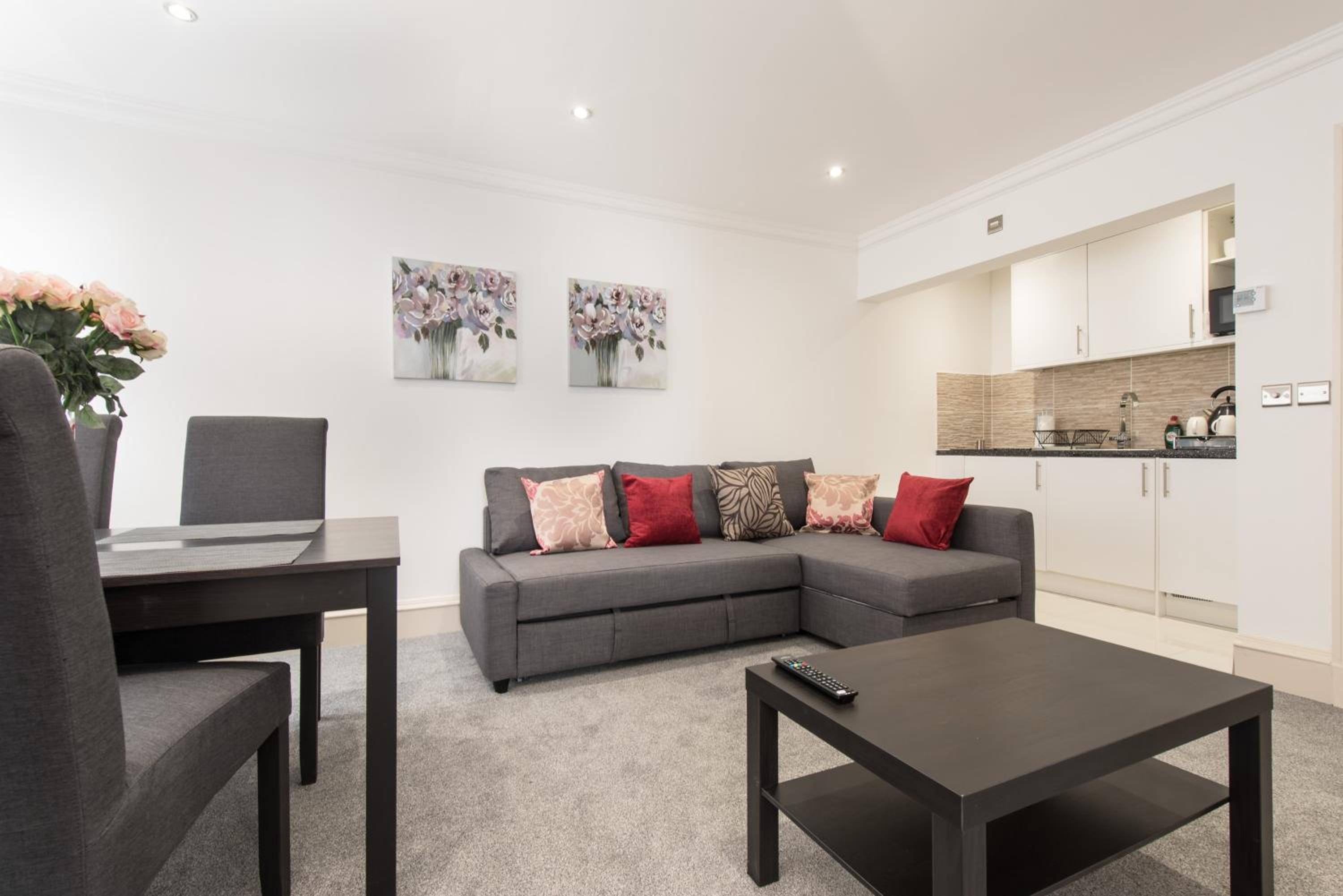 Royal Princes Suites