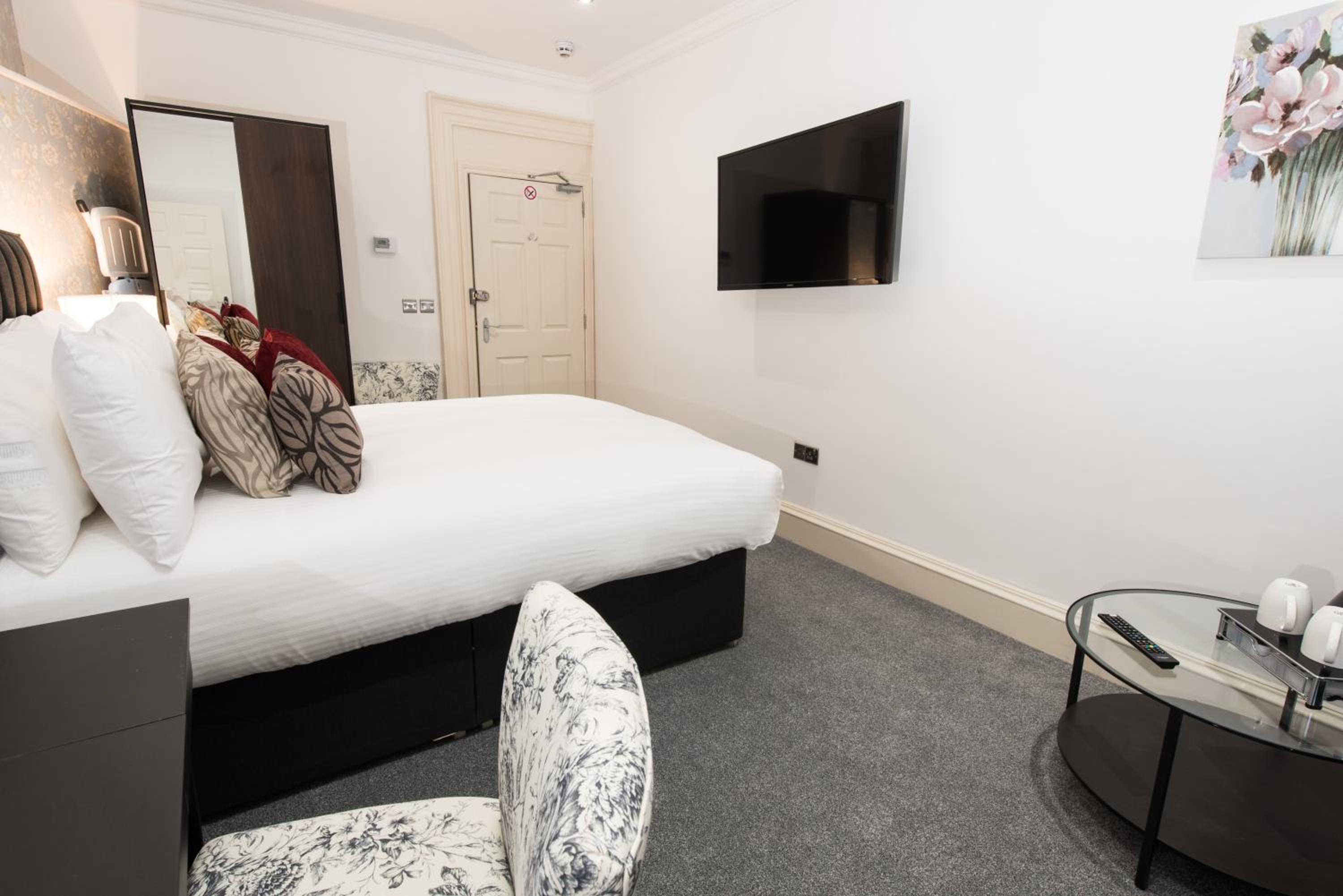 Royal Princes Suites