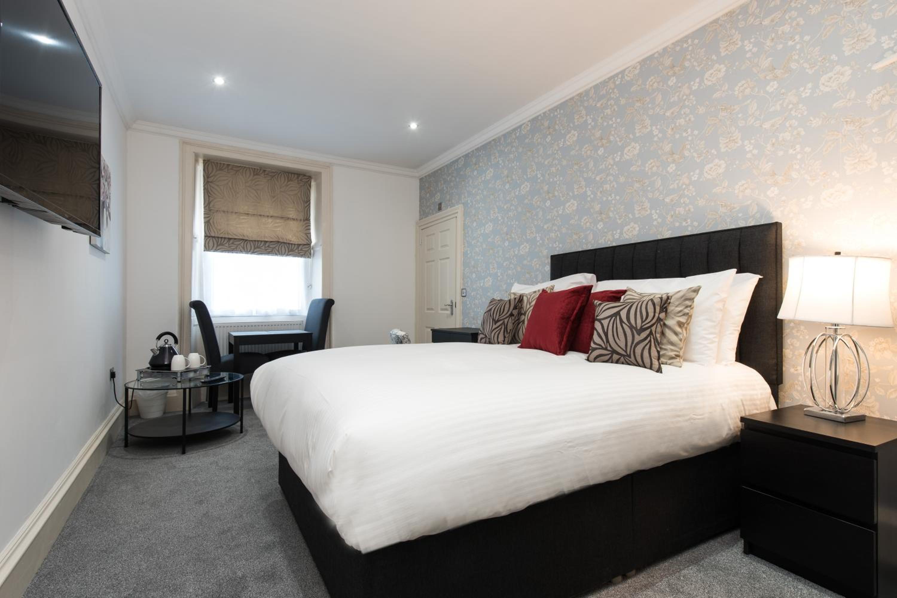 Royal Princes Suites