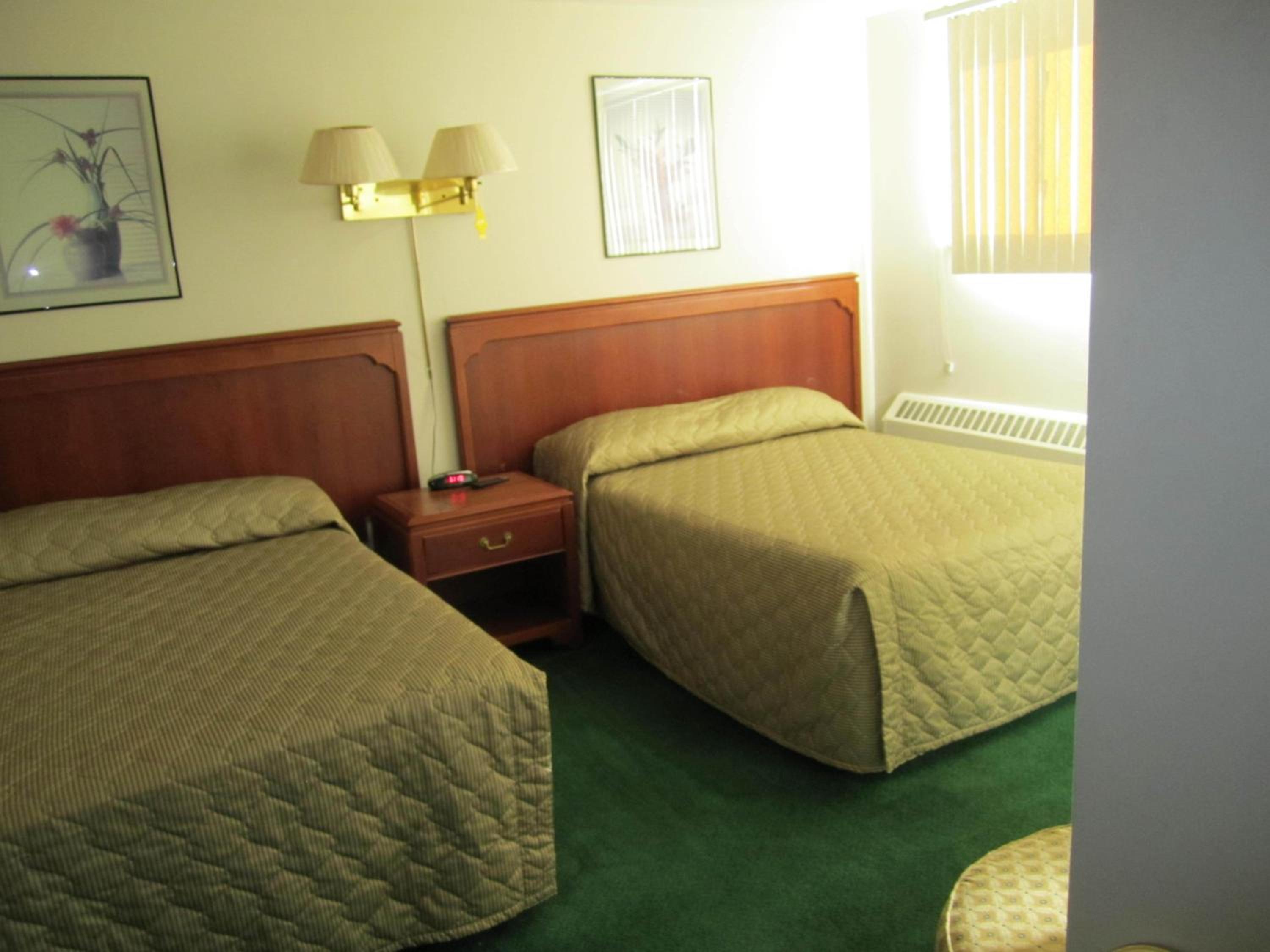 Canadiana Motel