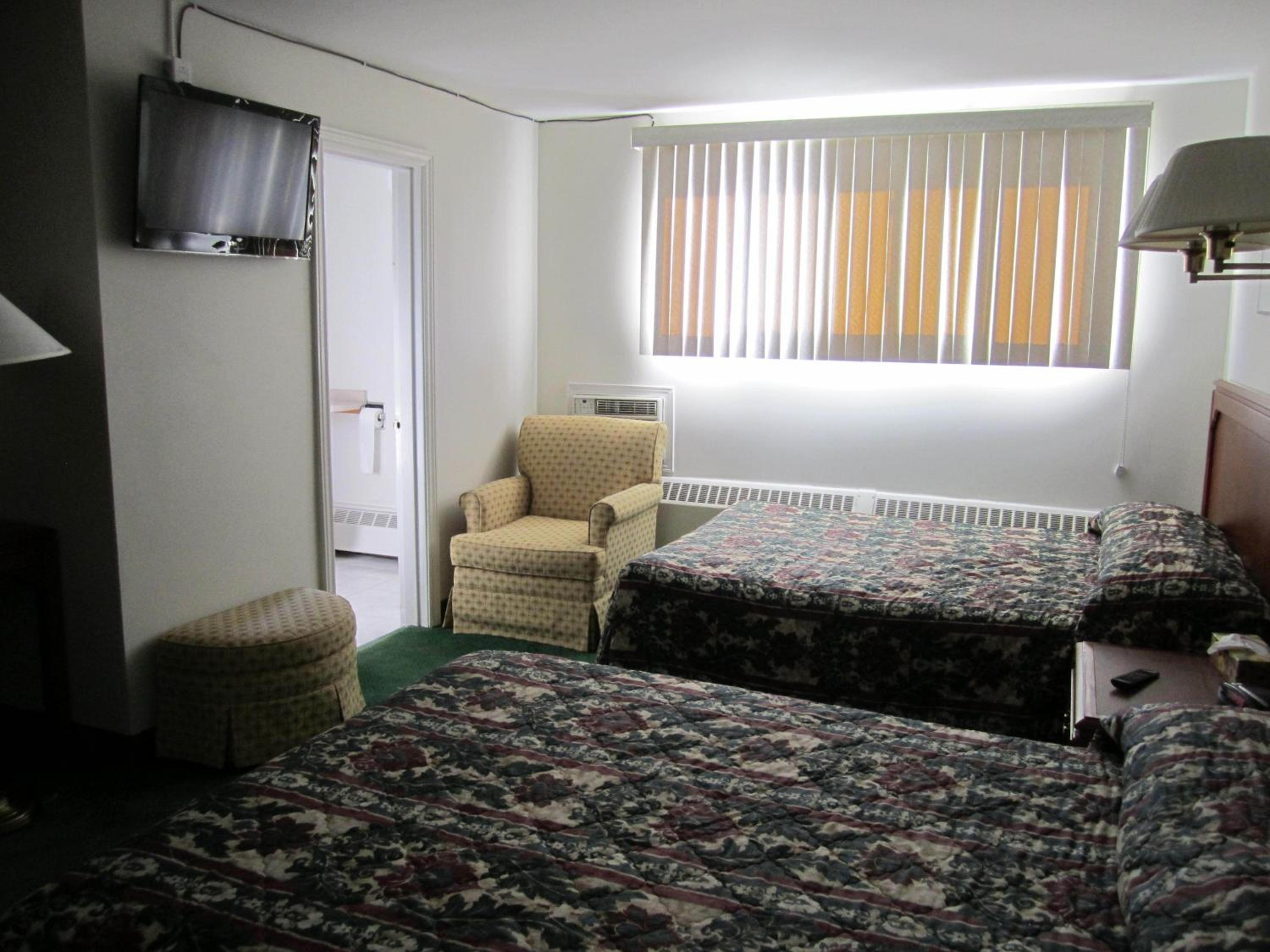 Canadiana Motel