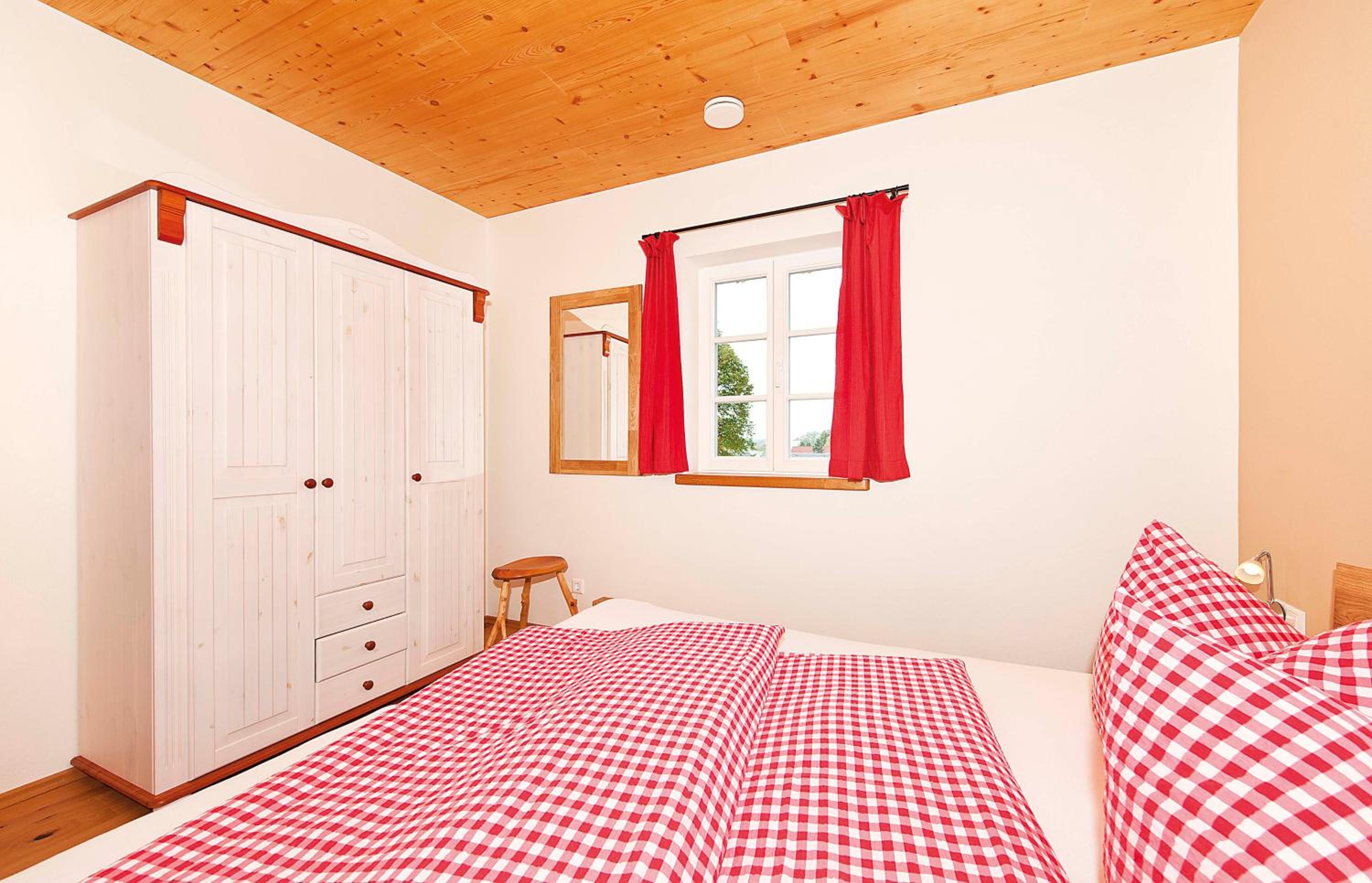 Ferienhaus Winterbergblick, Nationalpark Sächsische Schweiz, 5 Wohnungen und Gemeinschaftsraum, Boulderraum und Sauna im Haus