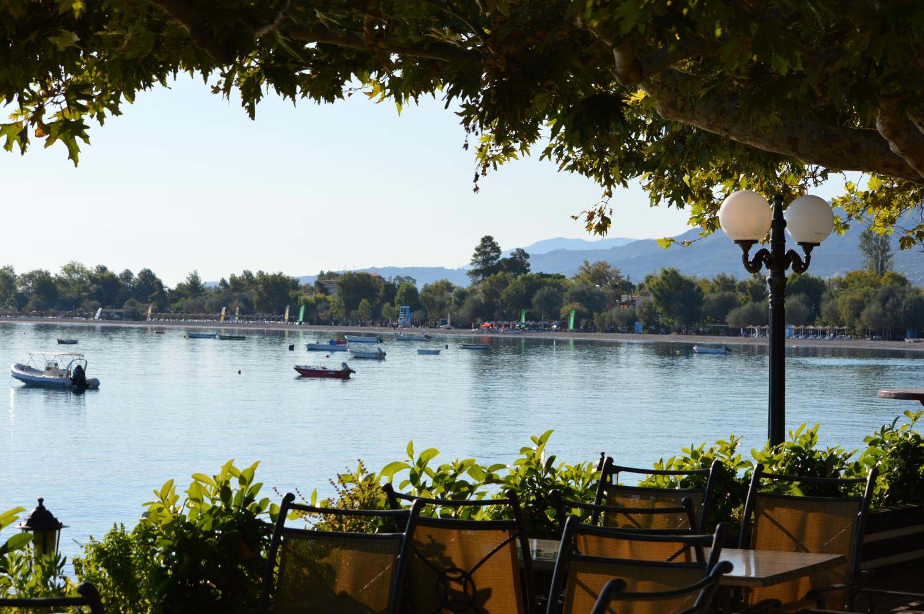 Dimitropoulos Seafront Apartments-Elaionas Beach near Diakopto view 2