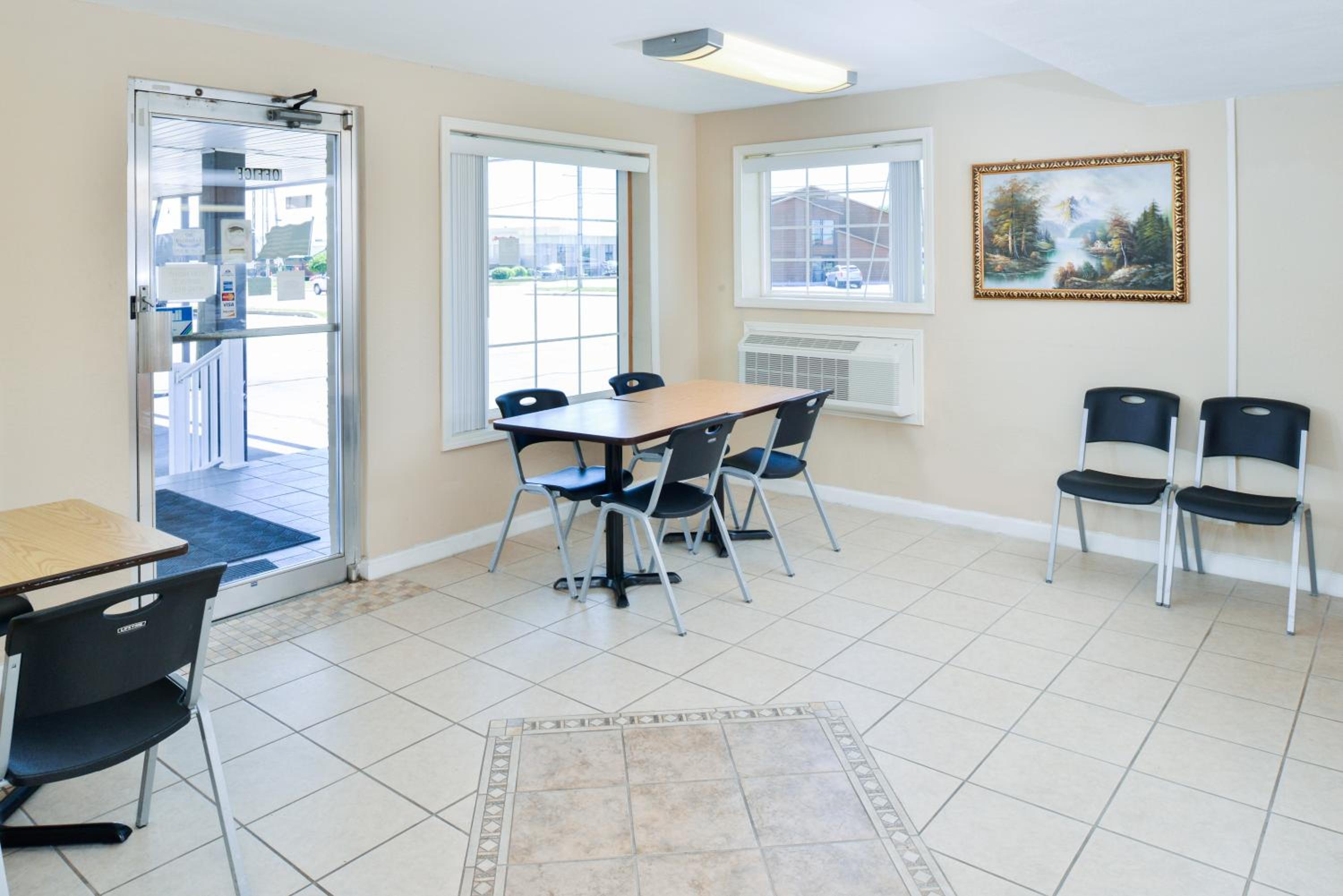 Americas Best Value Inn - Lebanon view 3