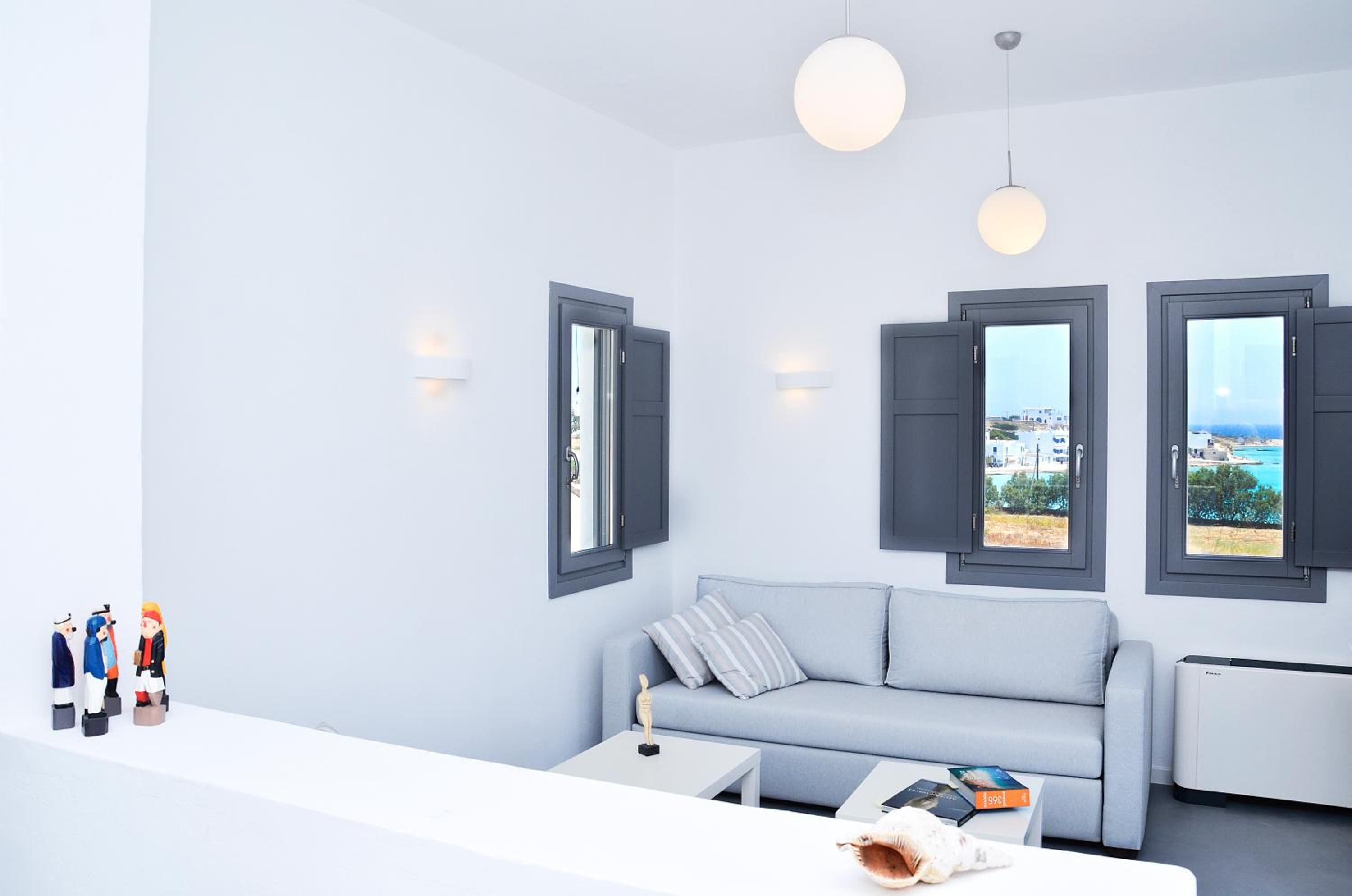 Ionathan Koufonisia Suites