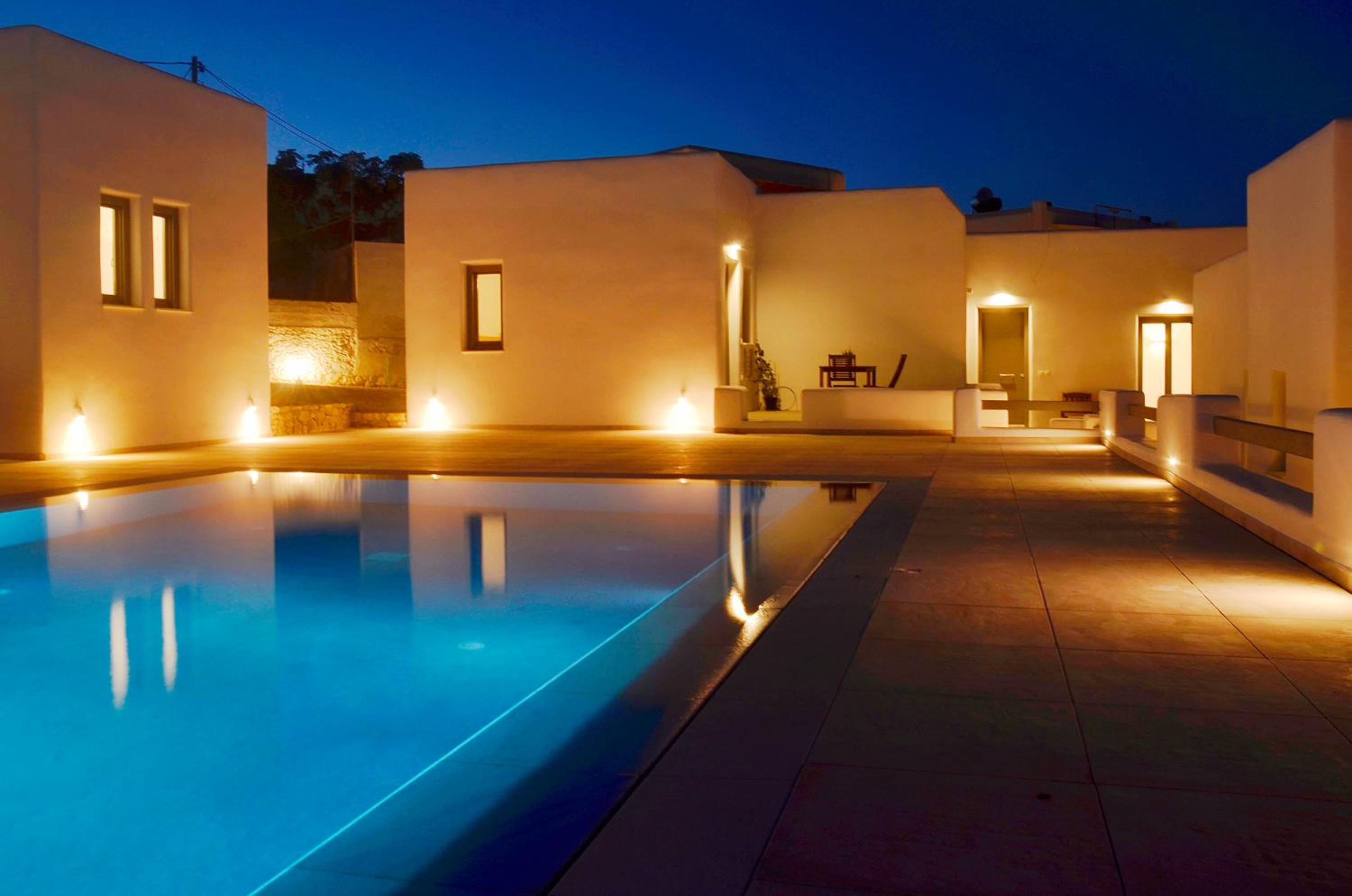 Ionathan Koufonisia Suites
