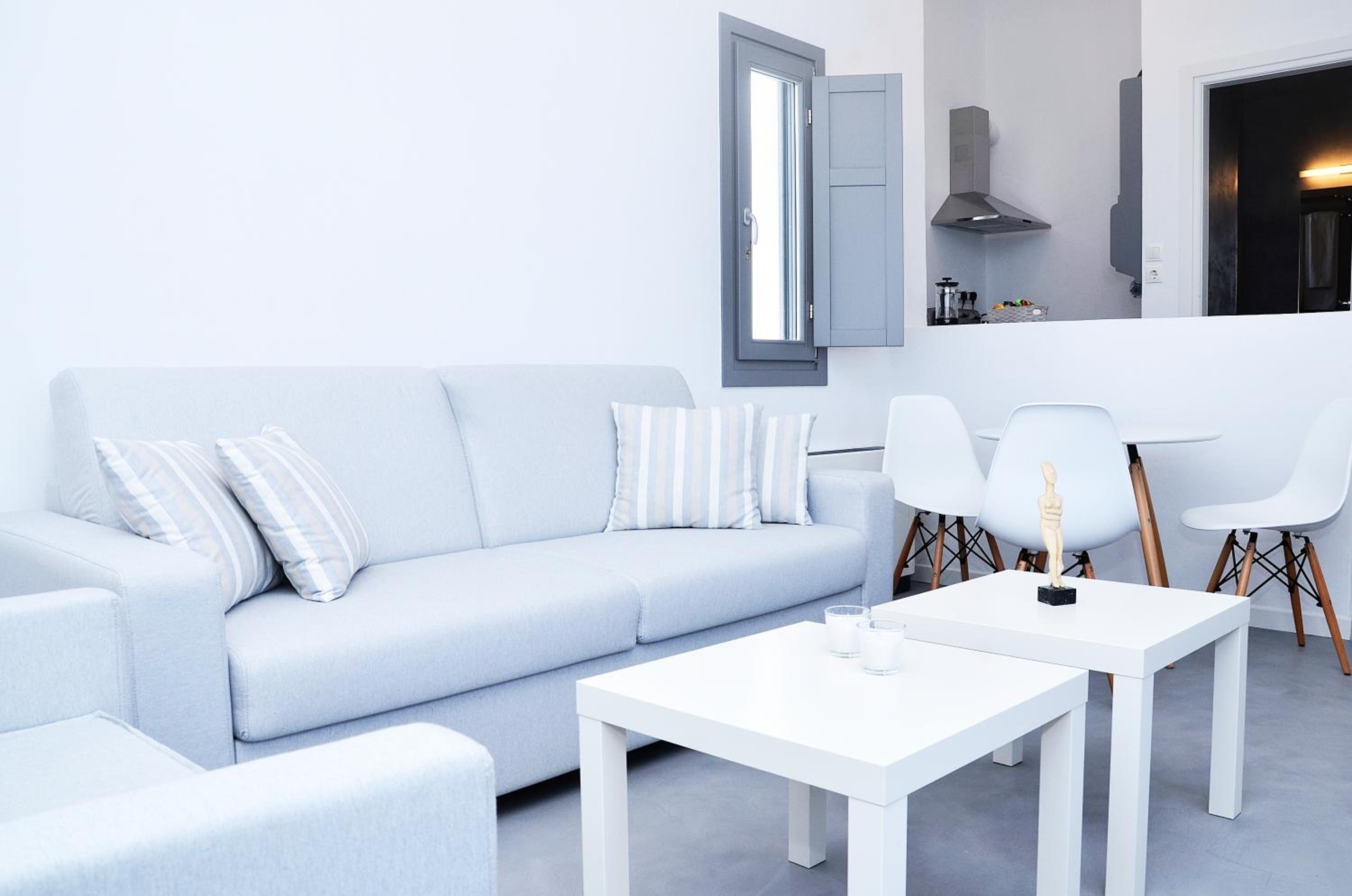 Ionathan Koufonisia Suites