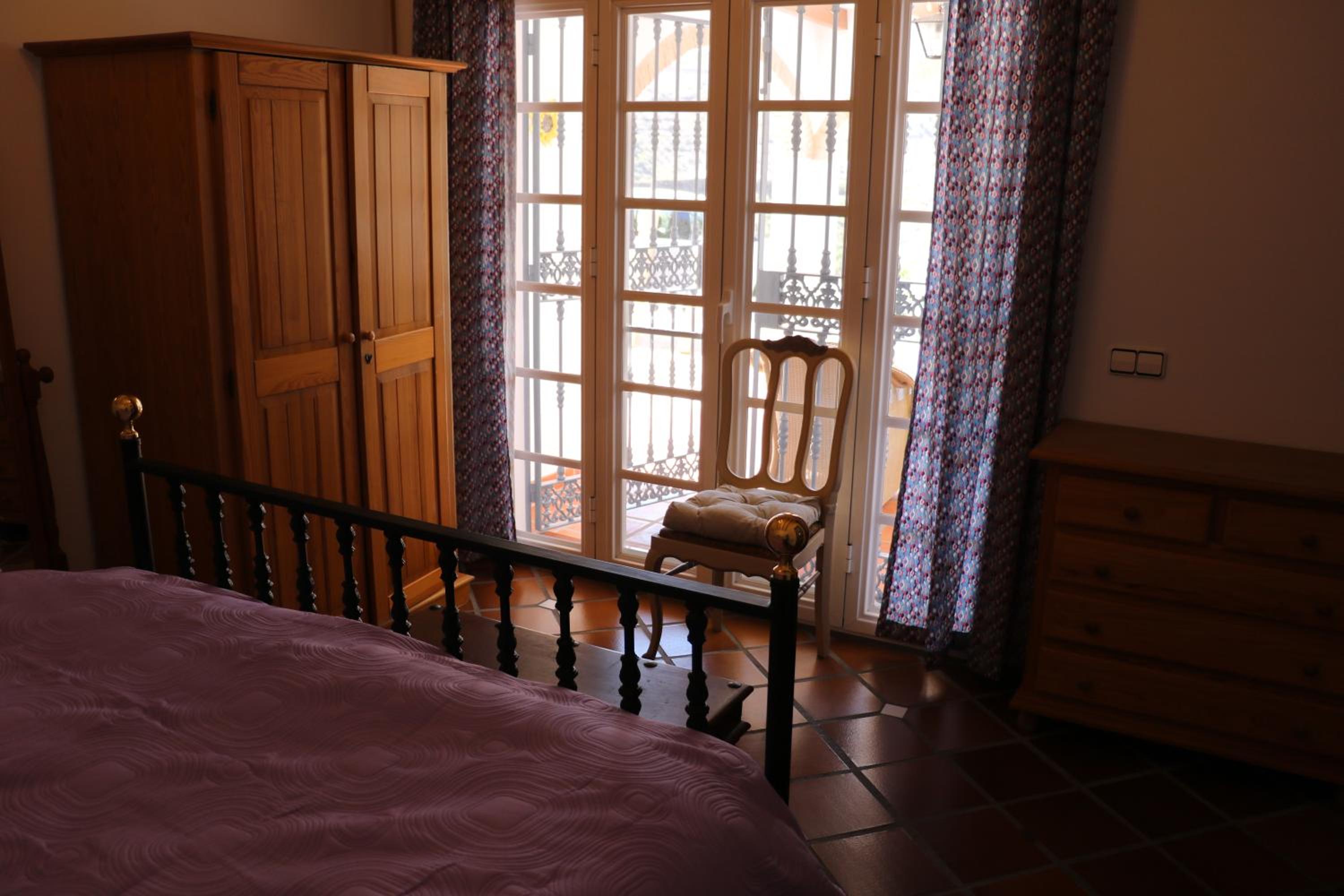 Photo 33