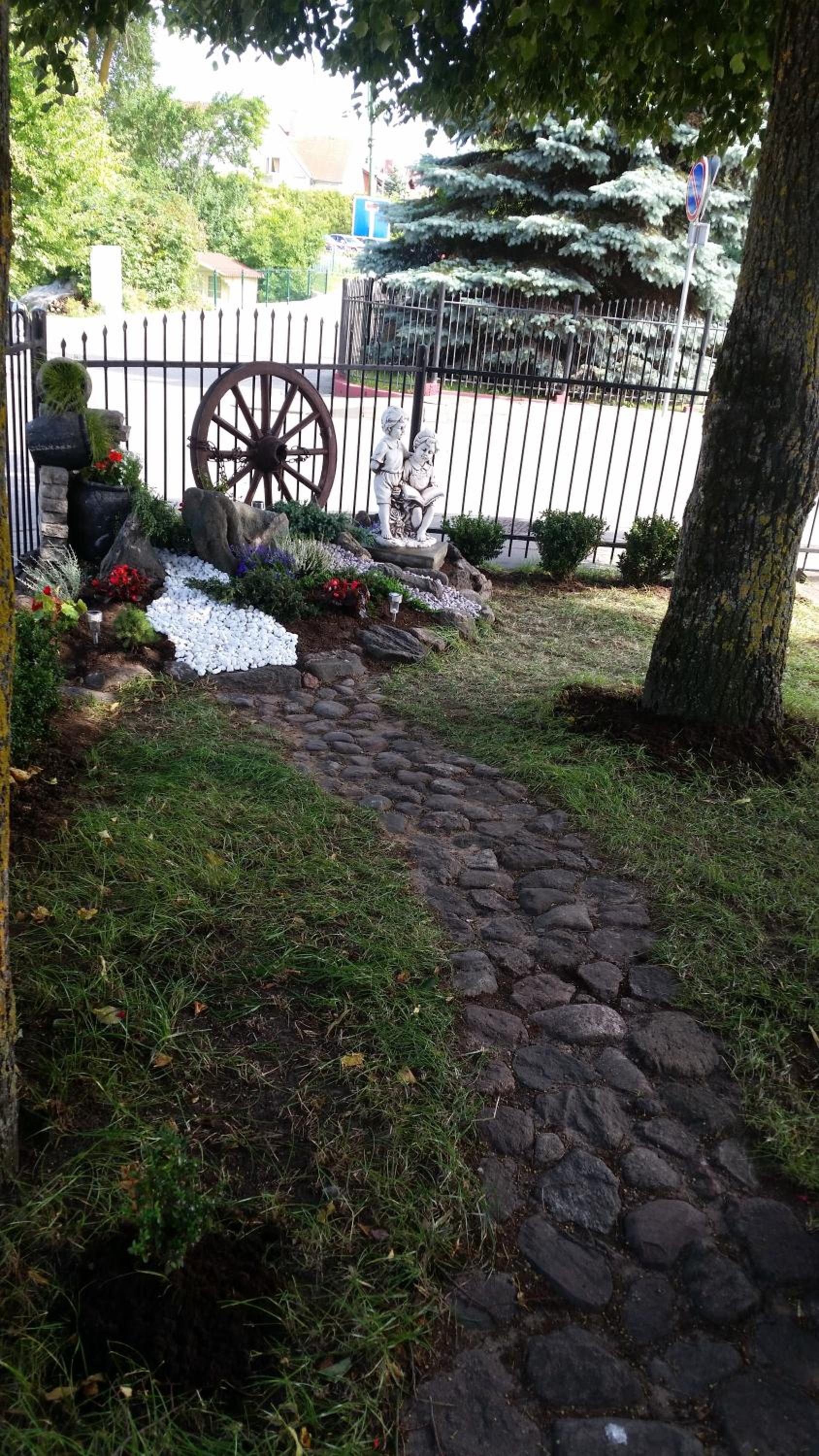 Photo 9