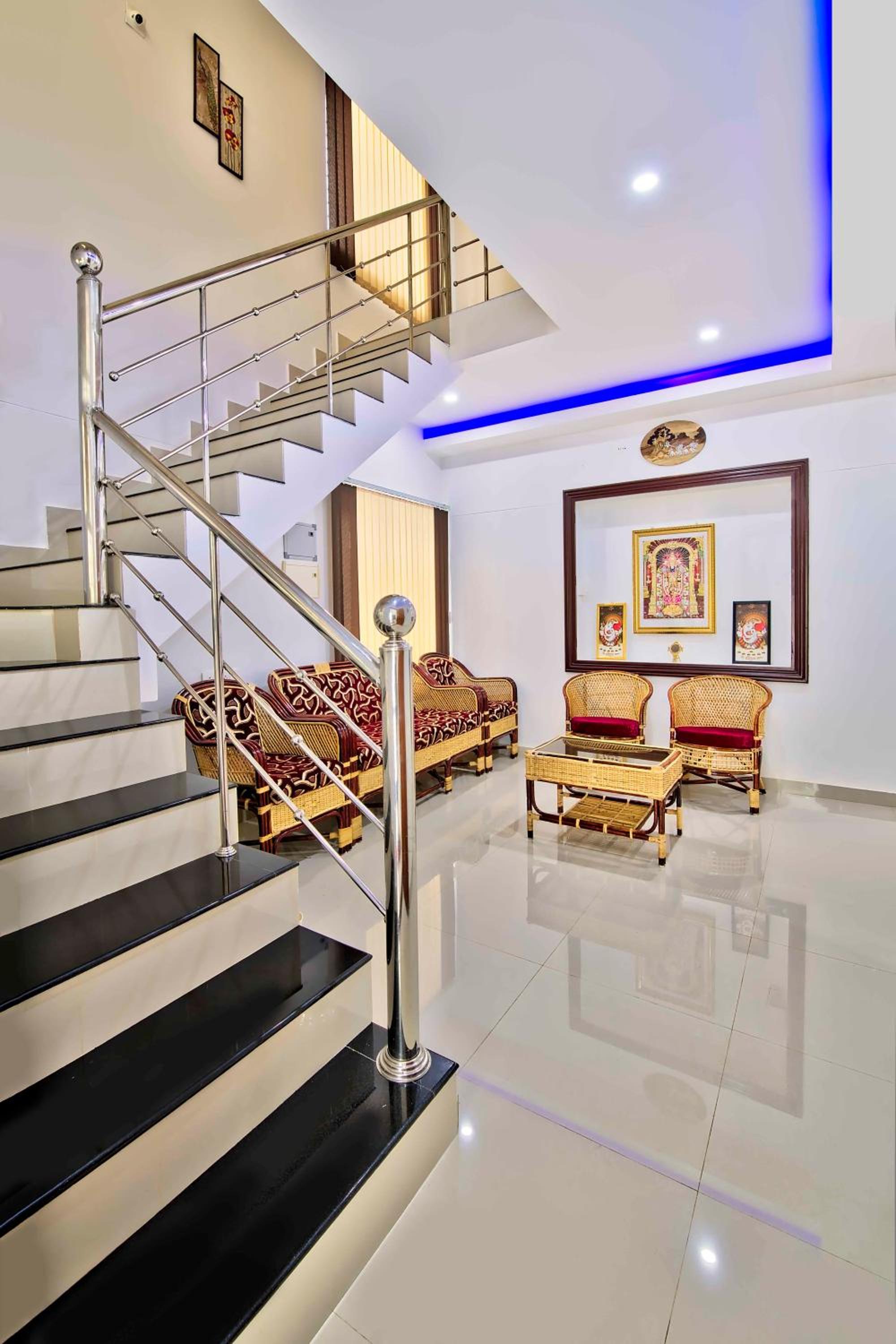Rams Guest House with Kitchen Near Kochu Veli Railway station & Lulu Mall view 4