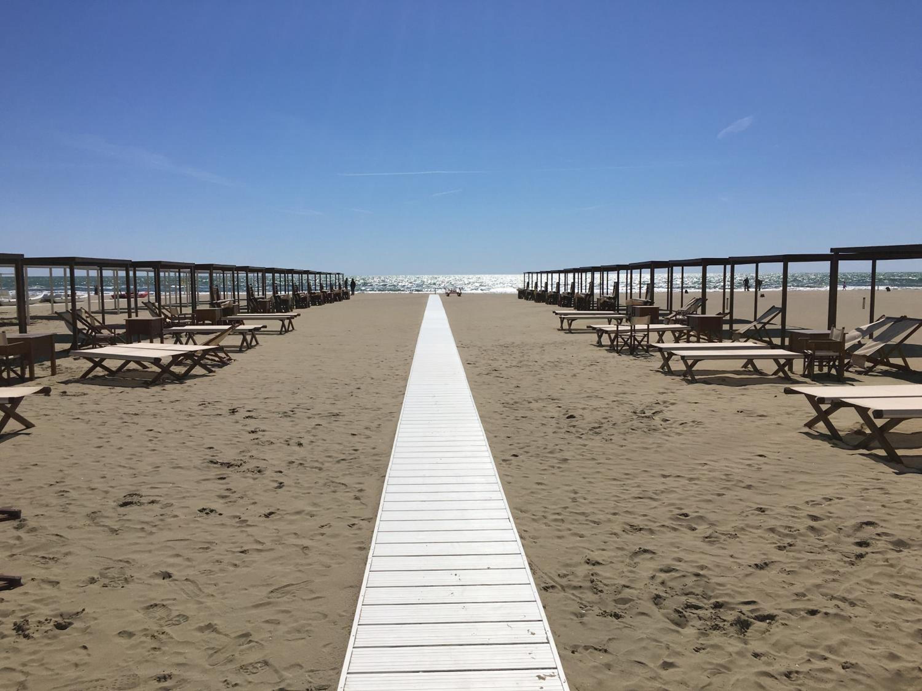 Stunning Apartment 300mt by the sea Forte dei Marmi view 4