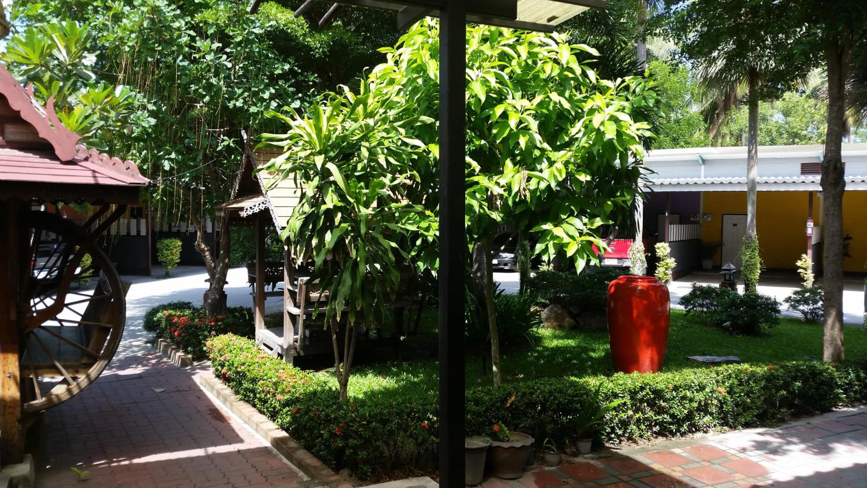 Paradise Resort