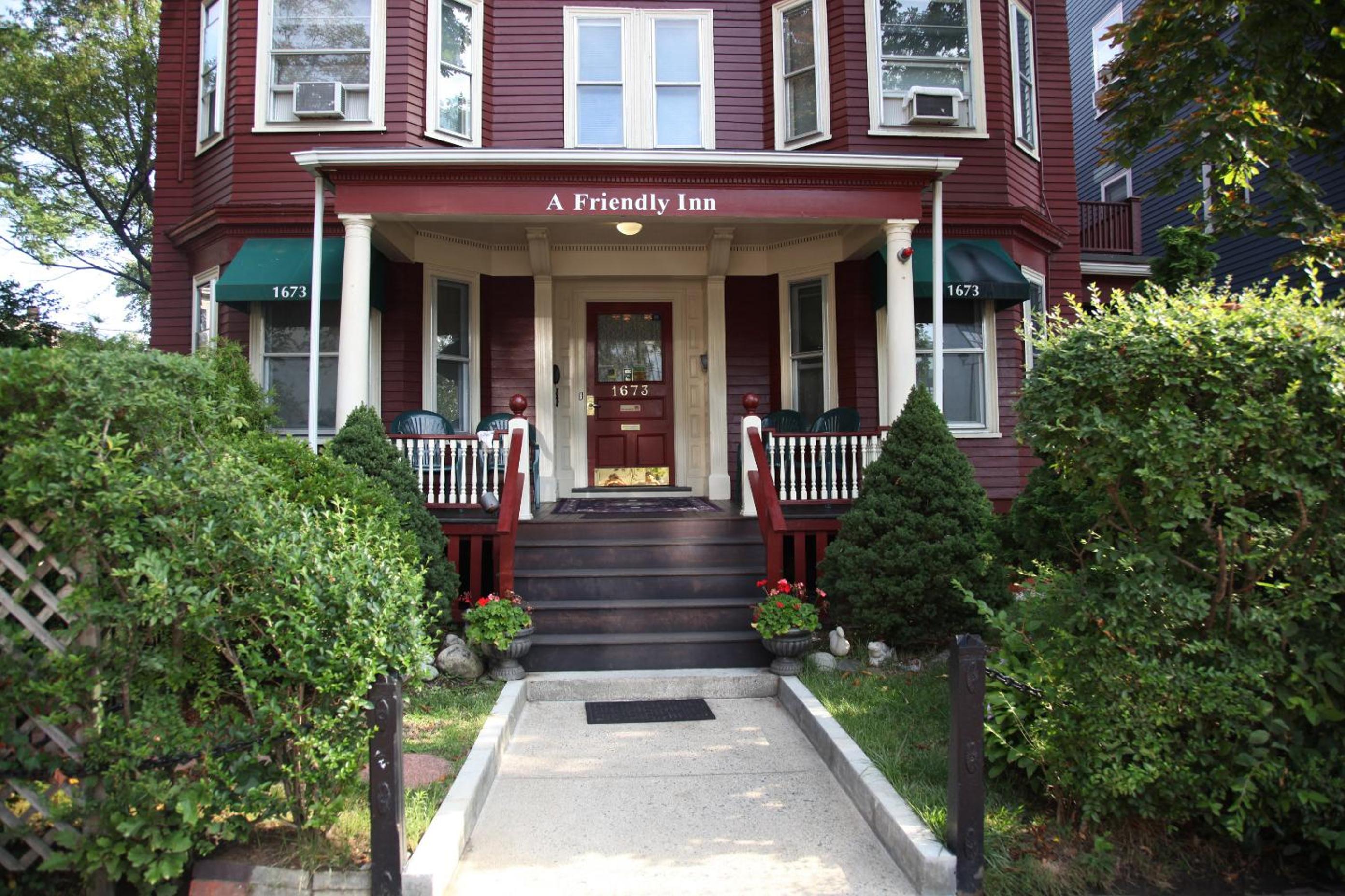 Boston Vacations - A Friendly Inn at Harvard - Property Image 1