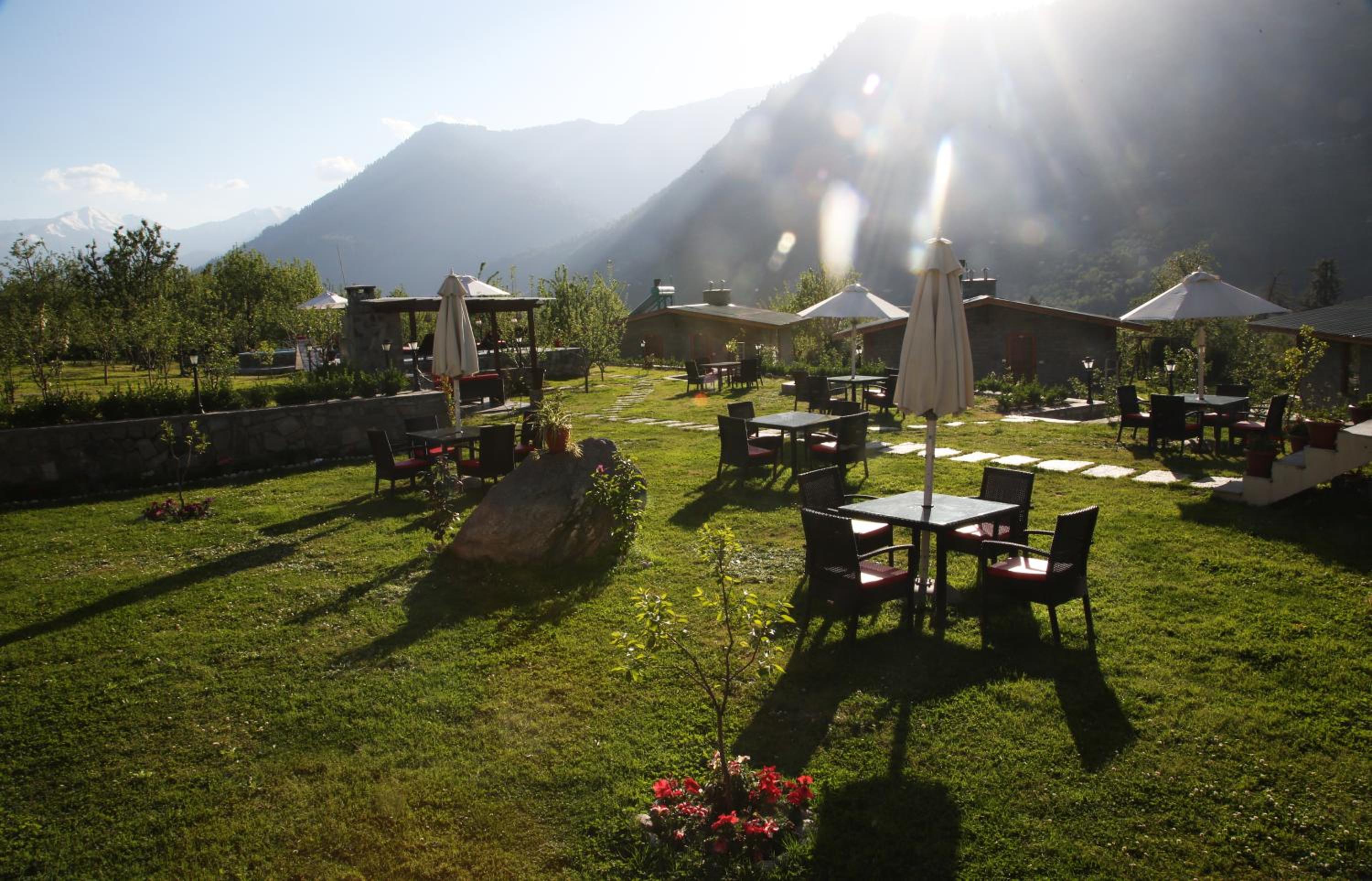 Larisa Resort Manali